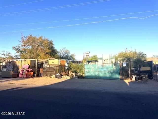 Calling all cash buyers!!  Give your best offer, were ready to close! Whether your looking for land in town to build your home on, or an Investor looking for their next project. This 7,000 sqft  land is Close to shopping and growing areas! All trailers convey!