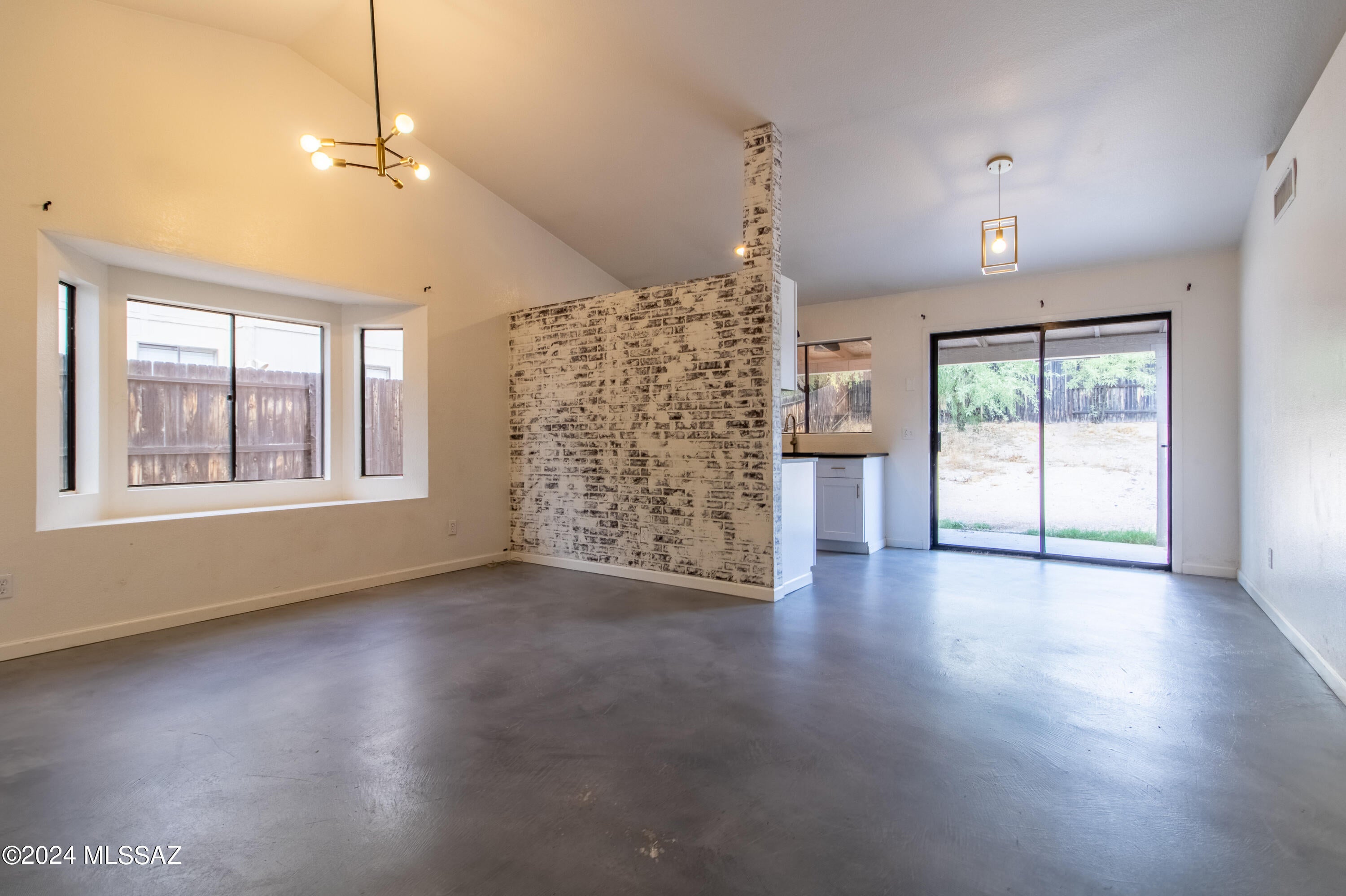 Reddington Hills (1-137) - Residential Lease