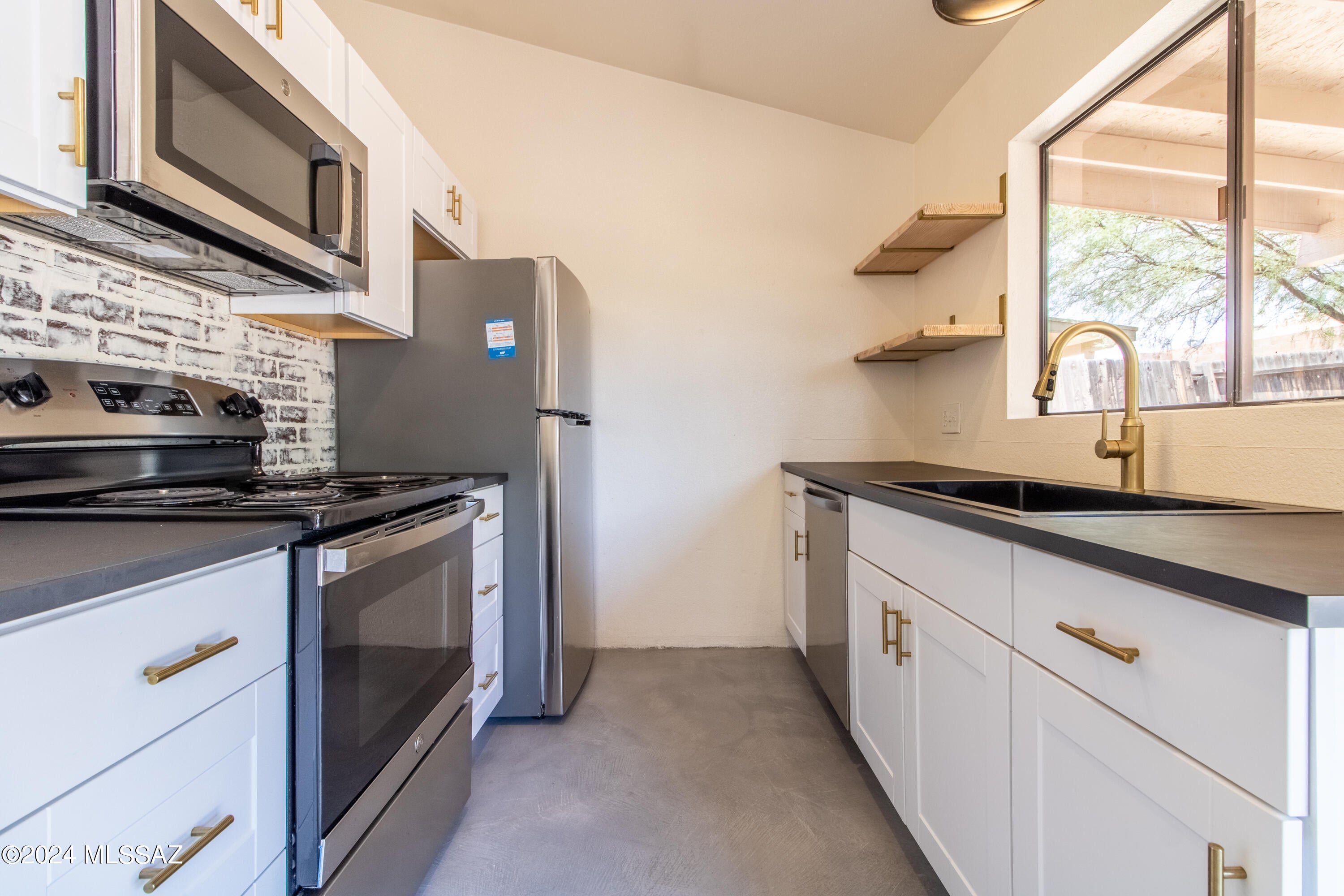 Reddington Hills (1-137) - Residential Lease