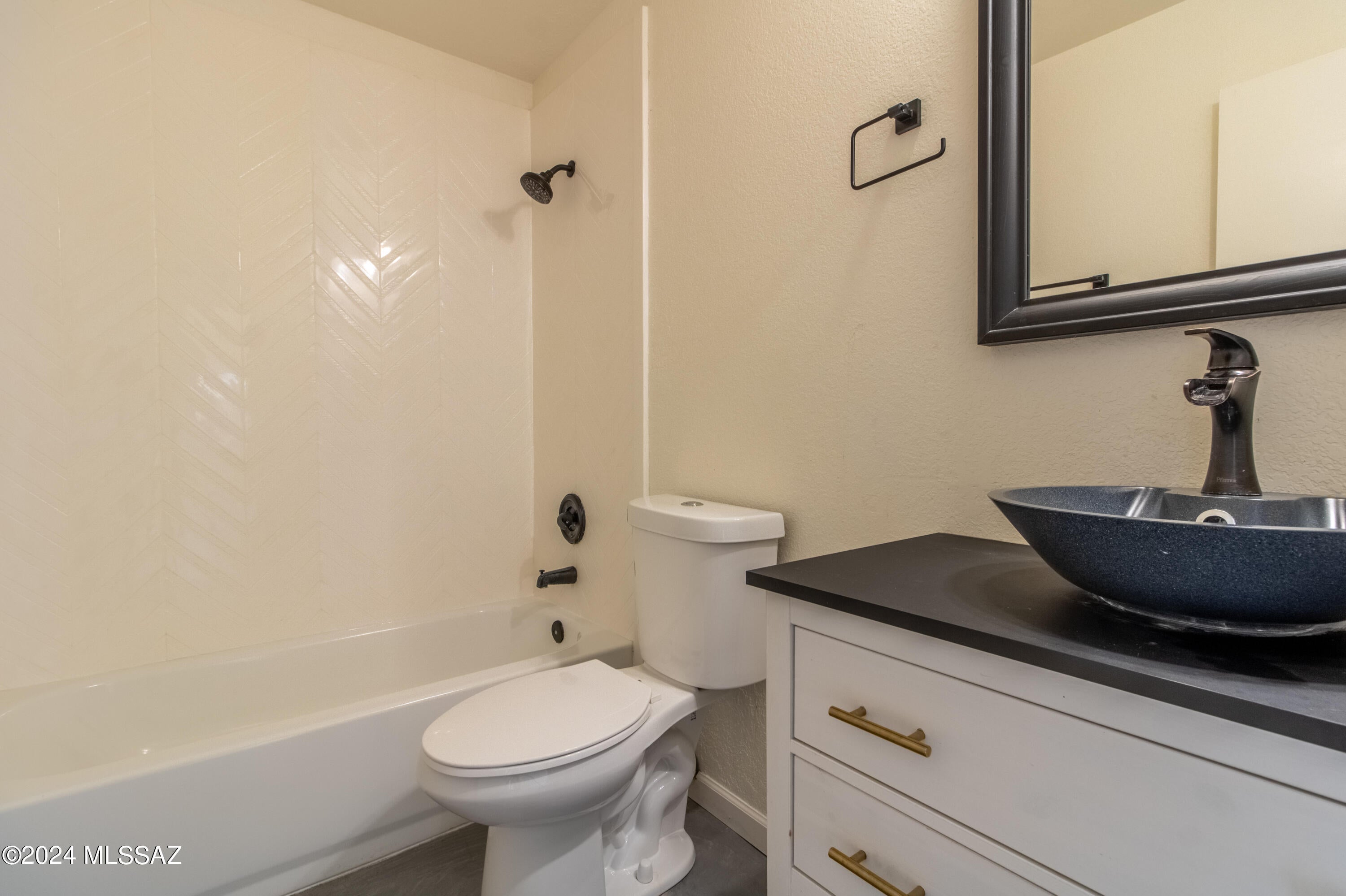 Reddington Hills (1-137) - Residential Lease