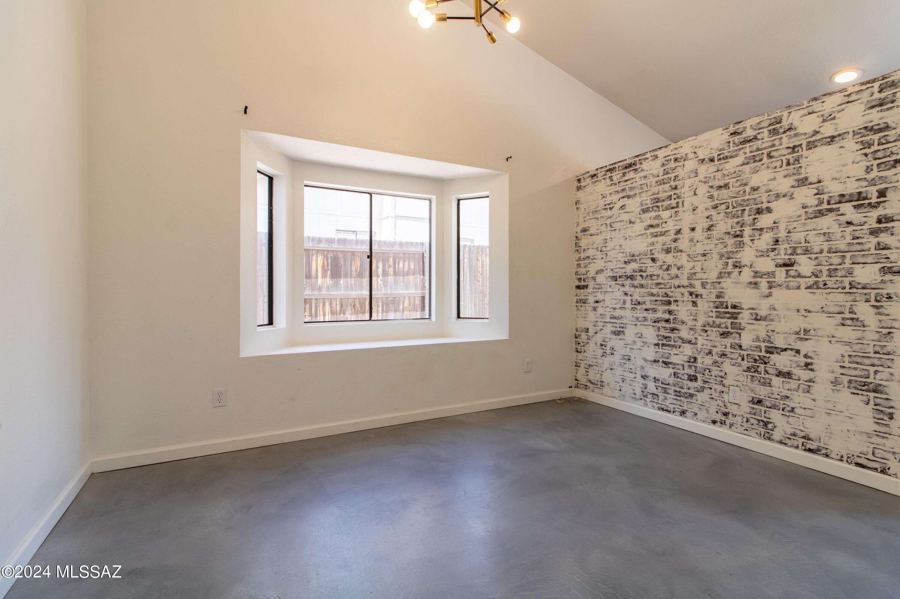 Reddington Hills (1-137) - Residential Lease
