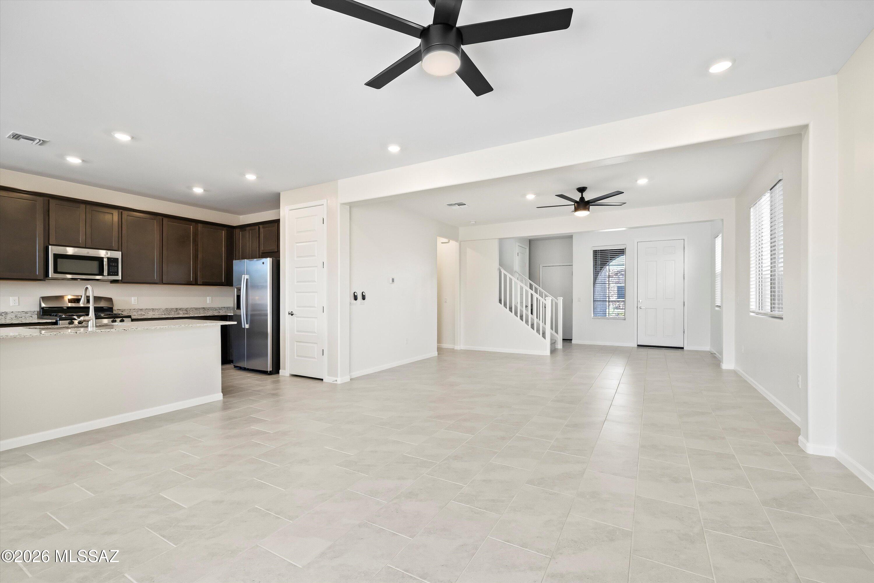 La Estancia De Tucson (1-330) - Residential Lease