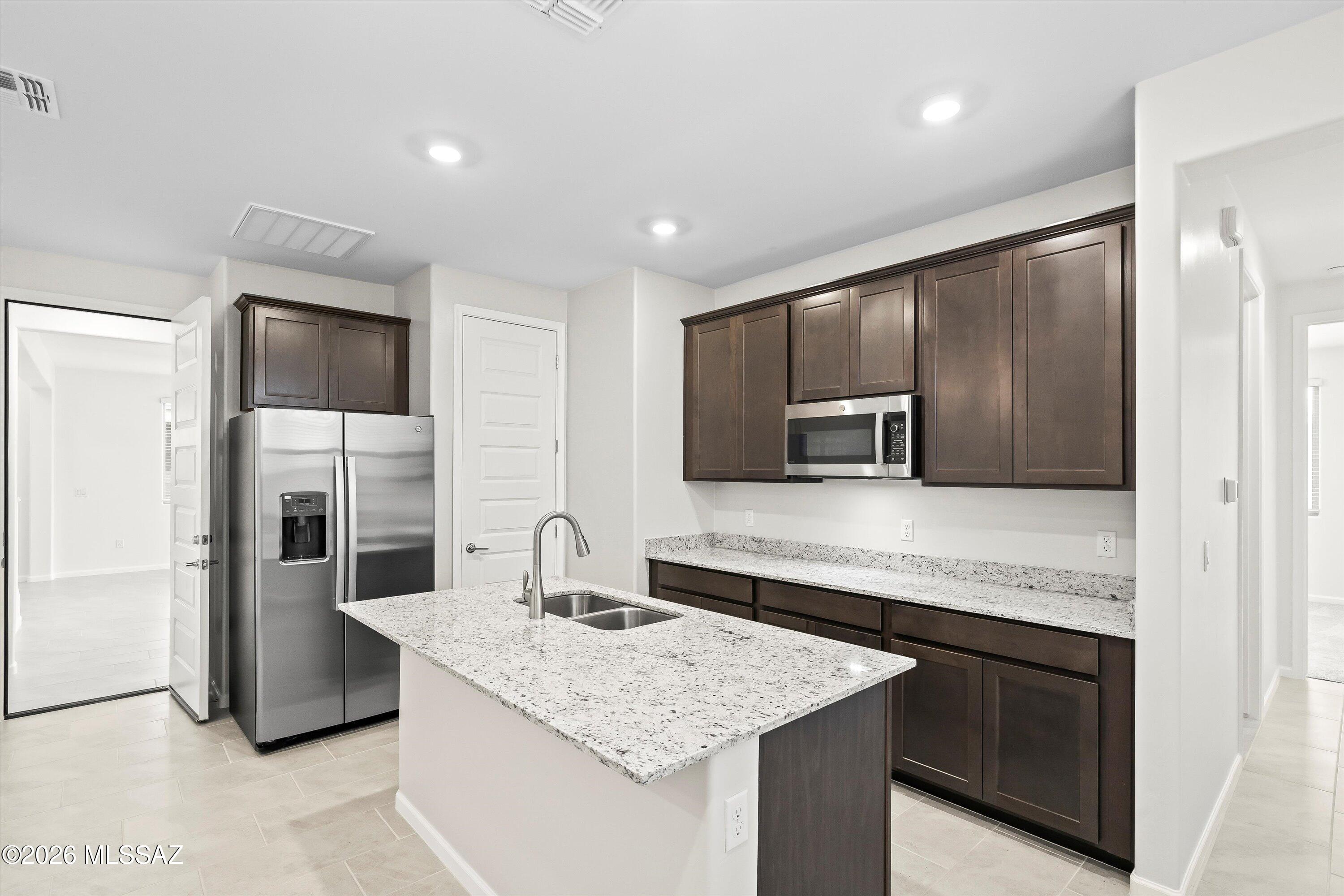 La Estancia De Tucson (1-330) - Residential Lease