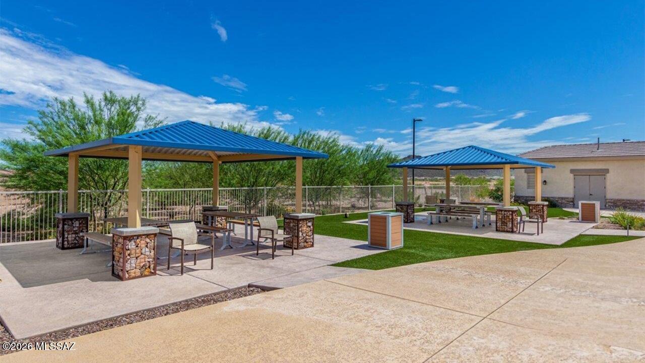 Saguaro Bloom 7B - Residential