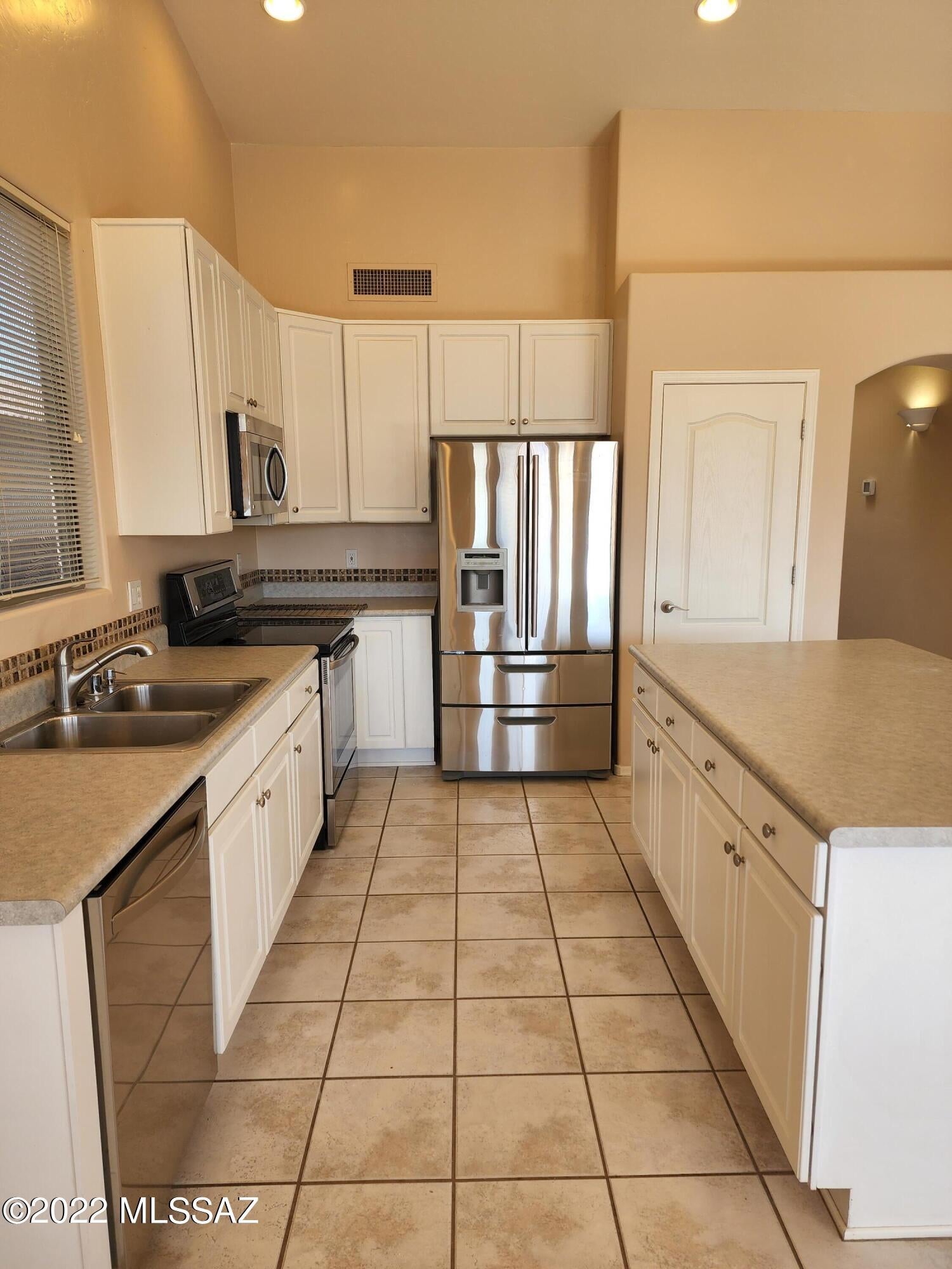 Monterra Knolls (1-169) - Residential Lease