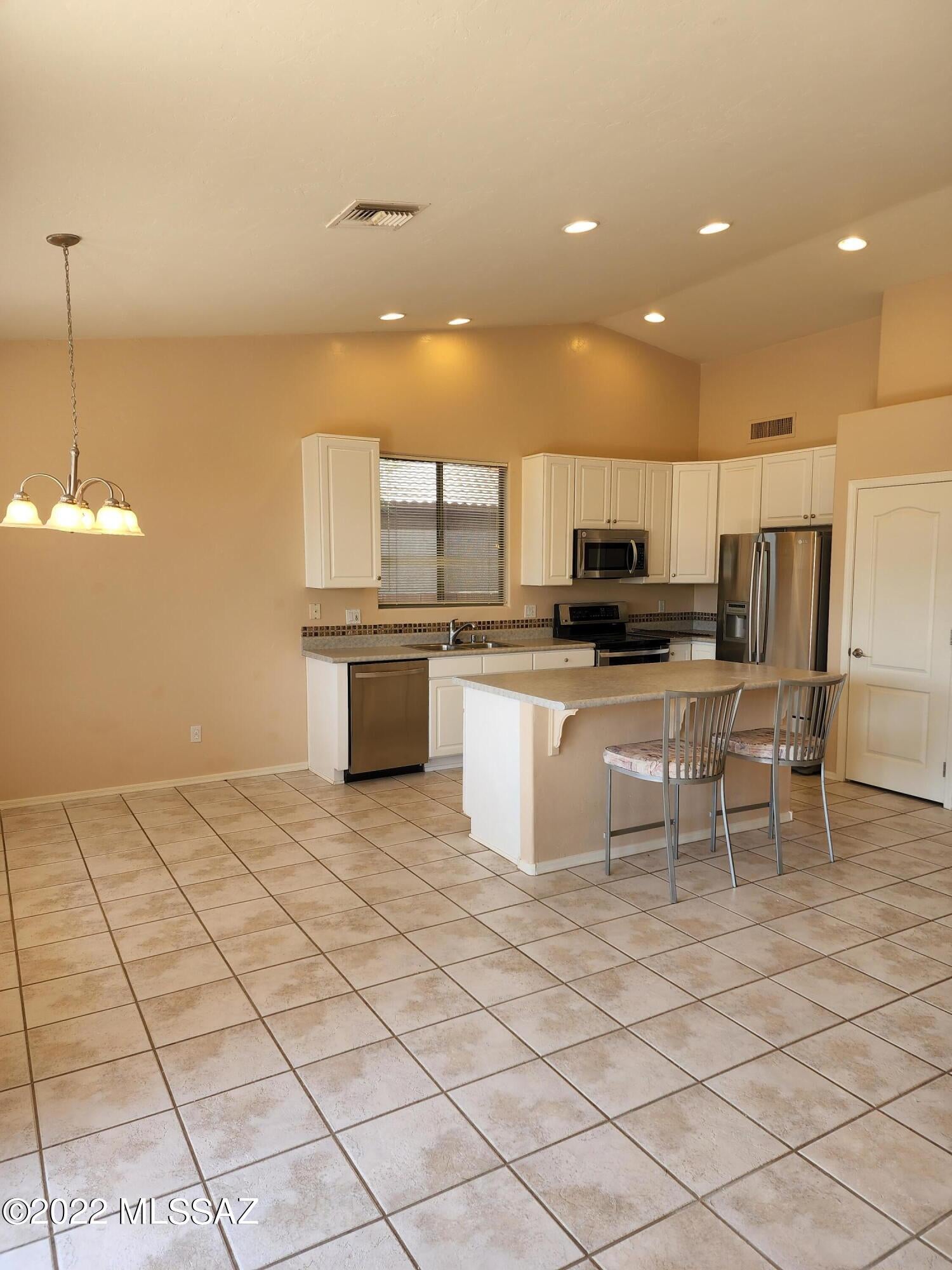 Monterra Knolls (1-169) - Residential Lease
