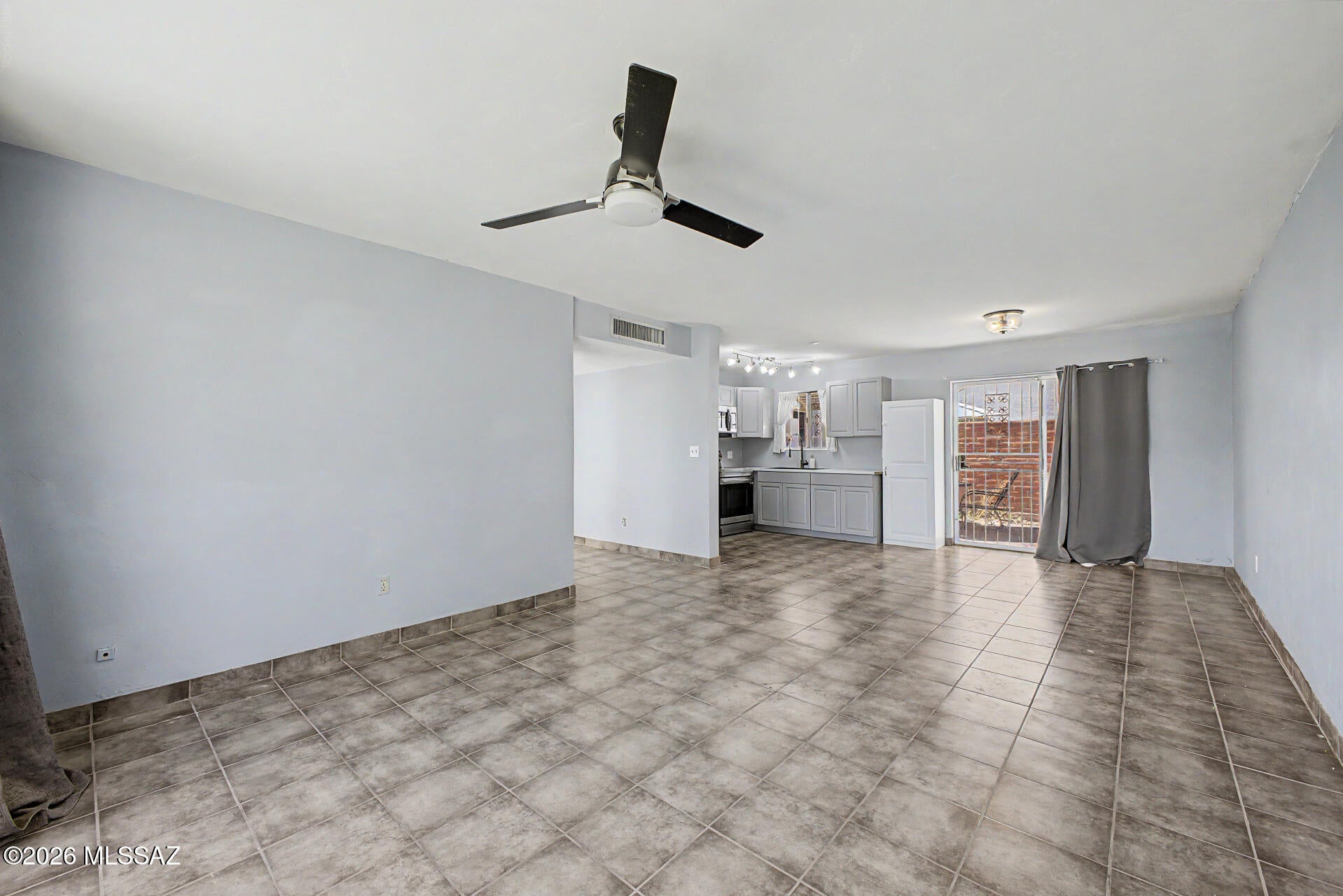 Las Solanas Blk 1 (1-49) - Residential