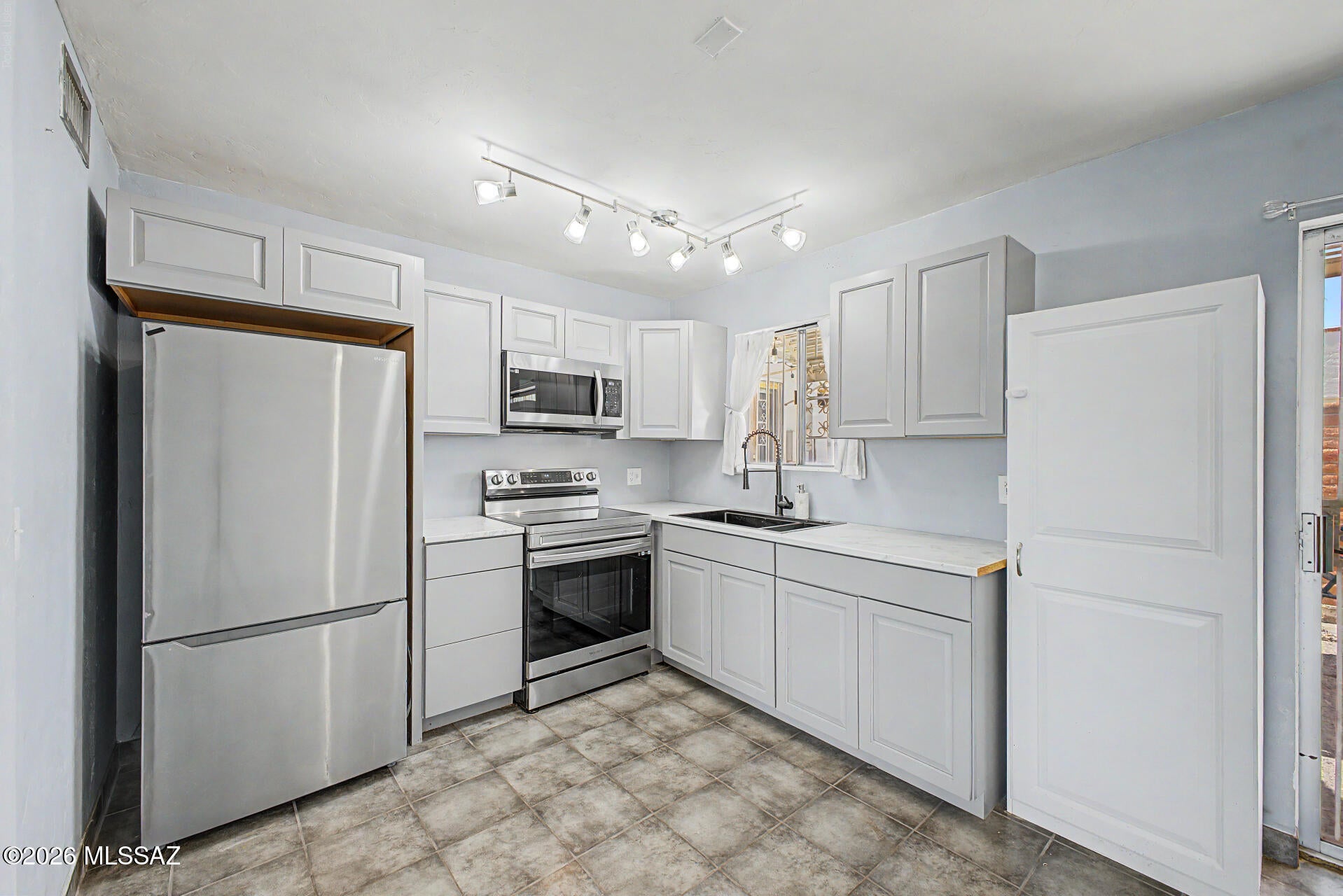 Las Solanas Blk 1 (1-49) - Residential