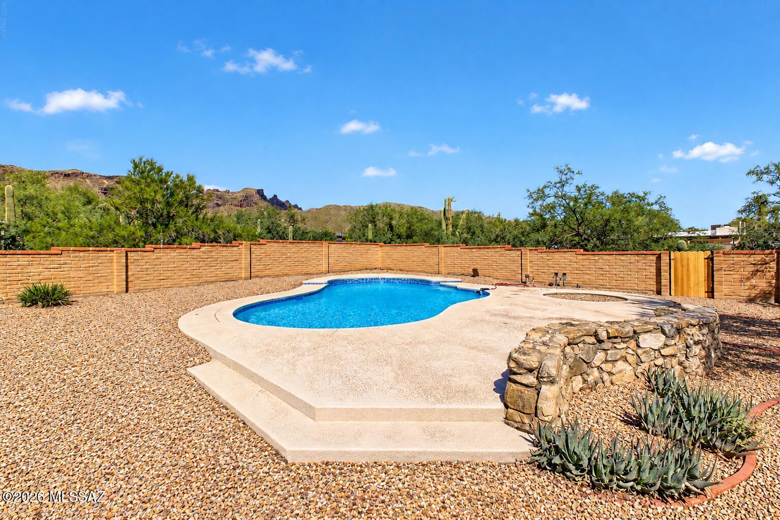 Rancho Sierra  (1-100) - Residential