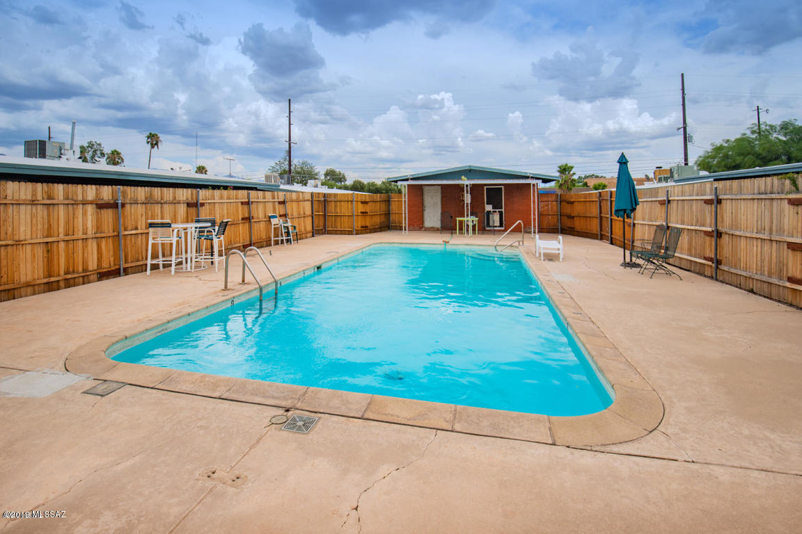 2121 N. Country Club Condos (1-12) - Residential Lease
