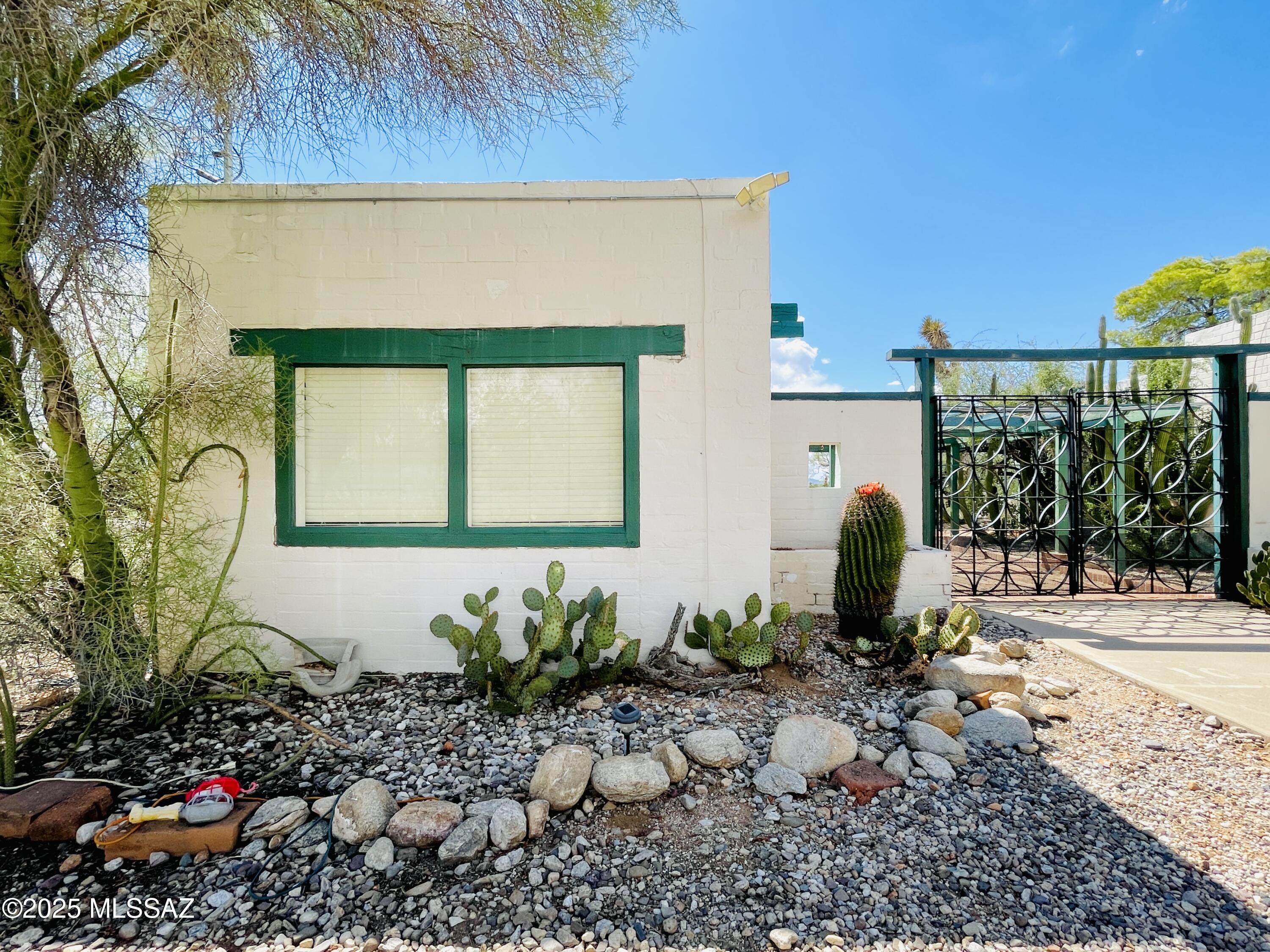 Unsubdivided - Residential Lease