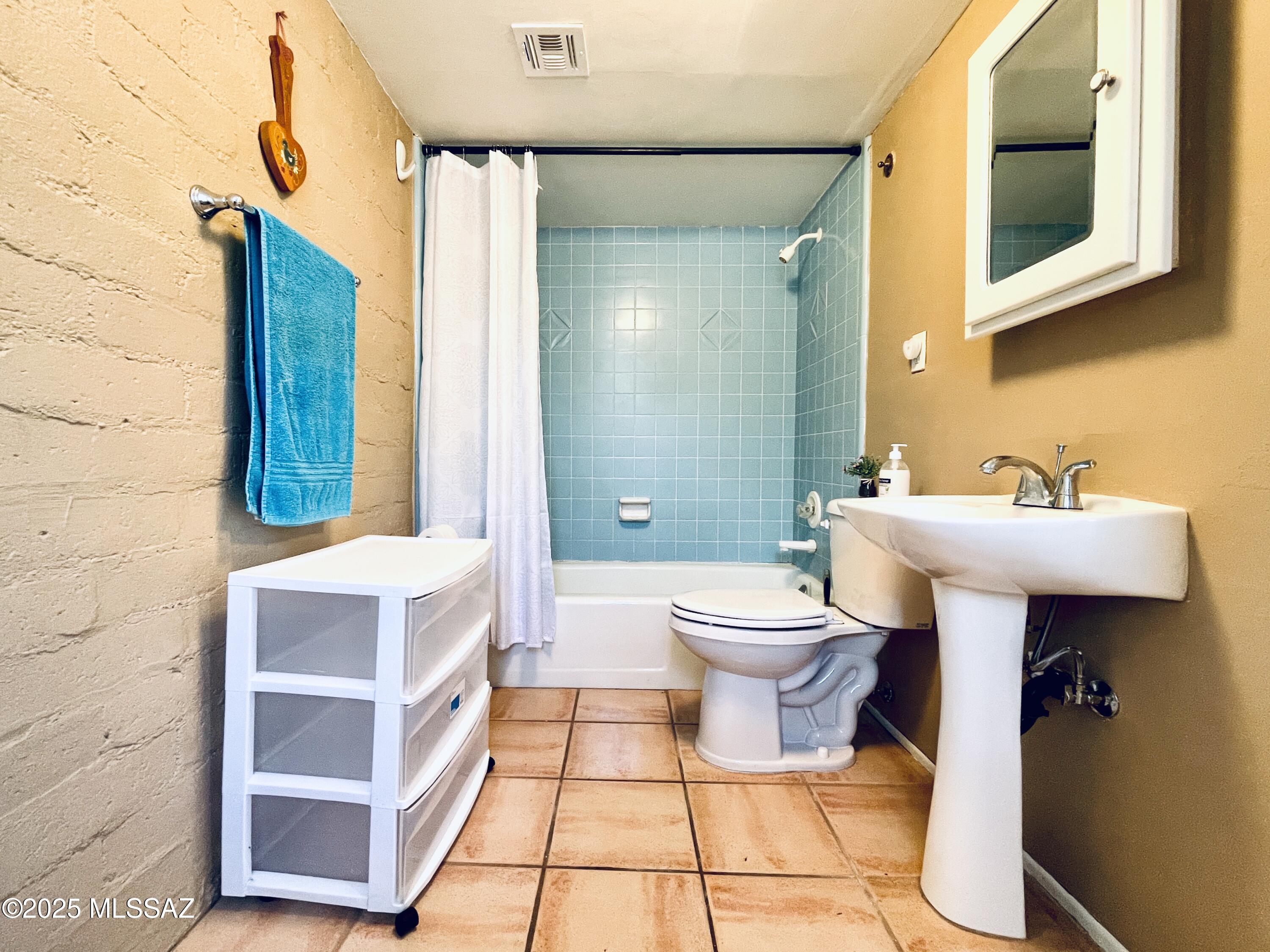 Unsubdivided - Residential Lease