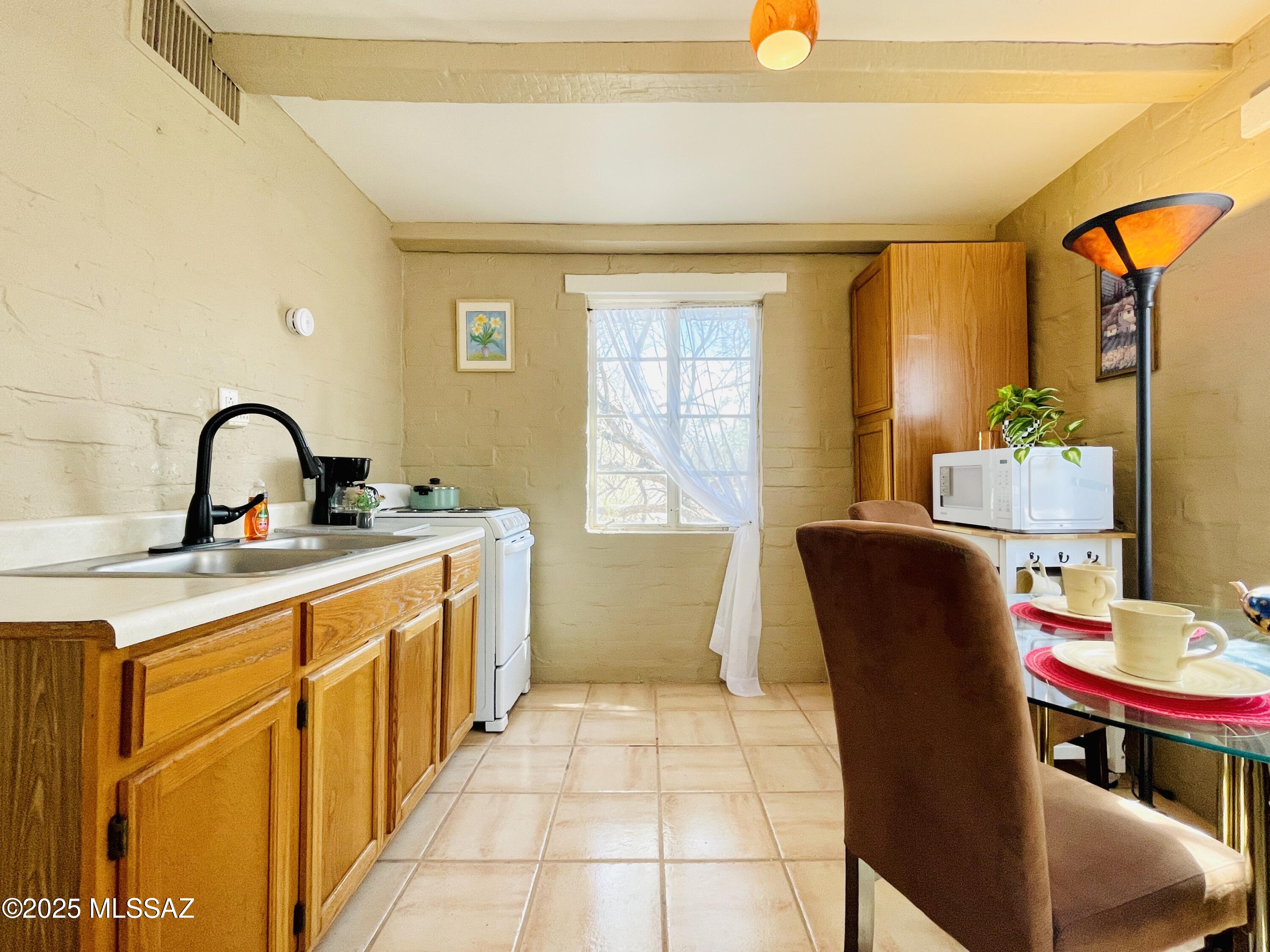 Unsubdivided - Residential Lease
