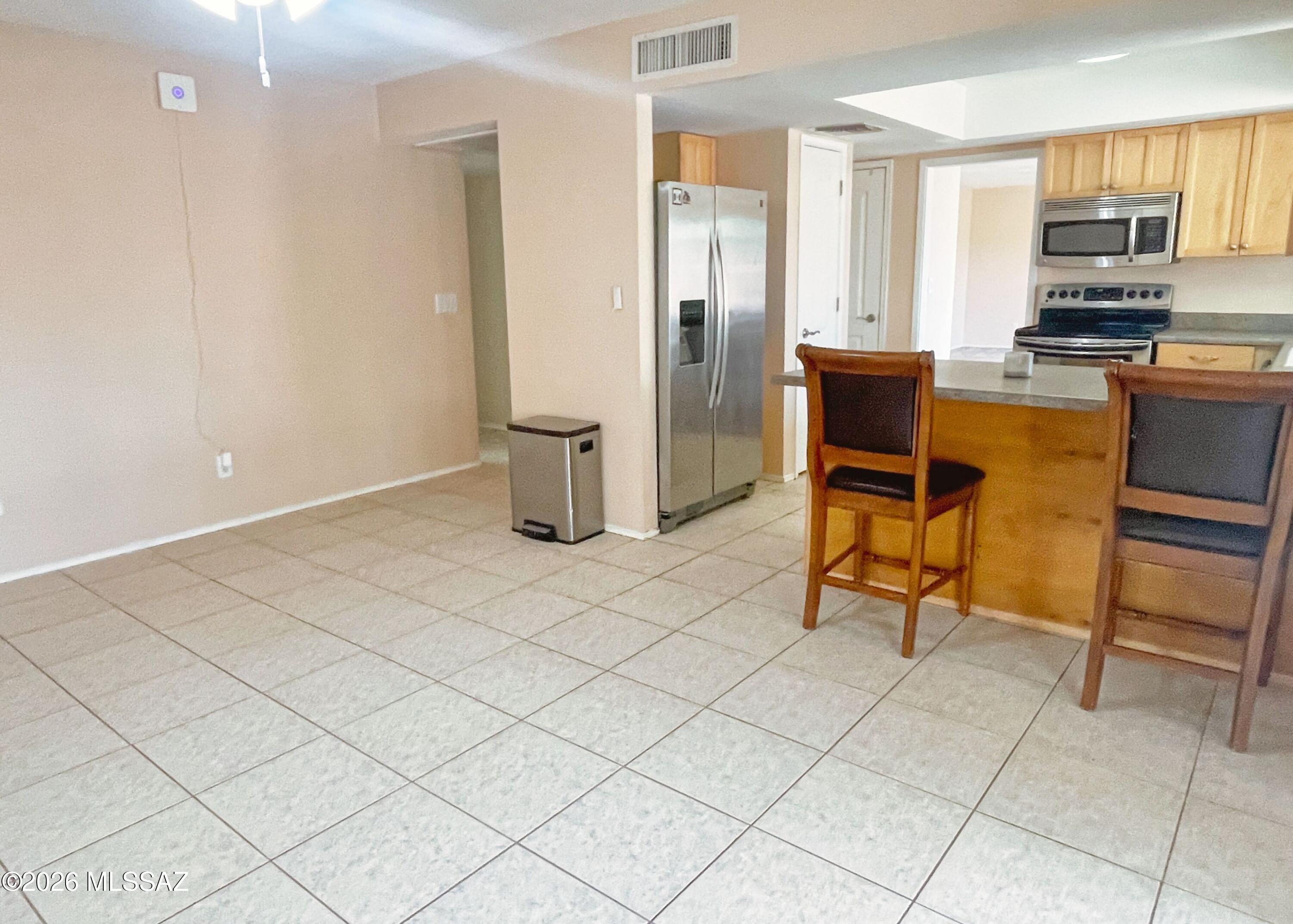 Sutton Place (1-120) - Residential Lease