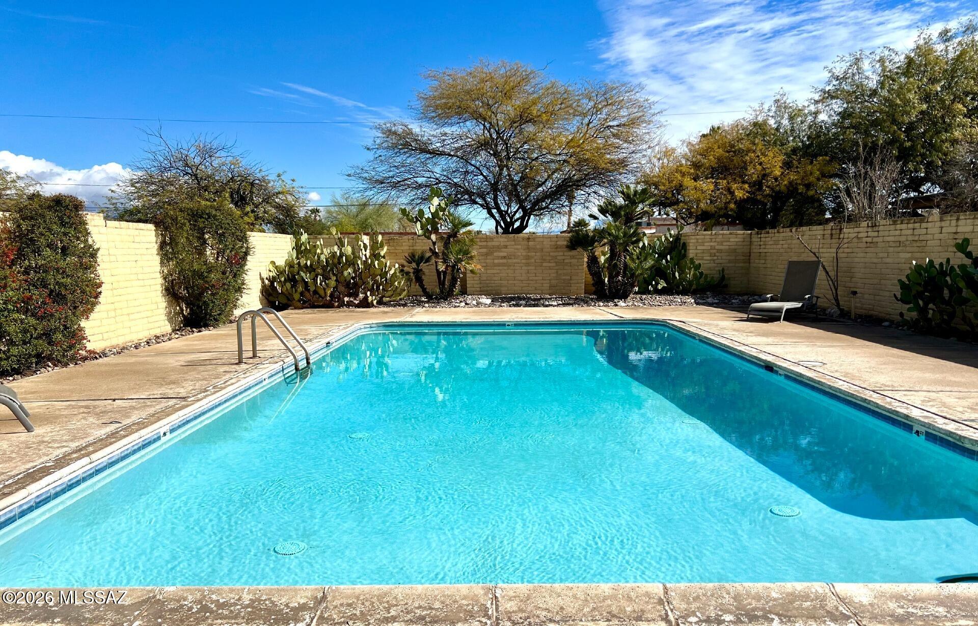 Casitas De Coronado (1-25) - Residential Lease