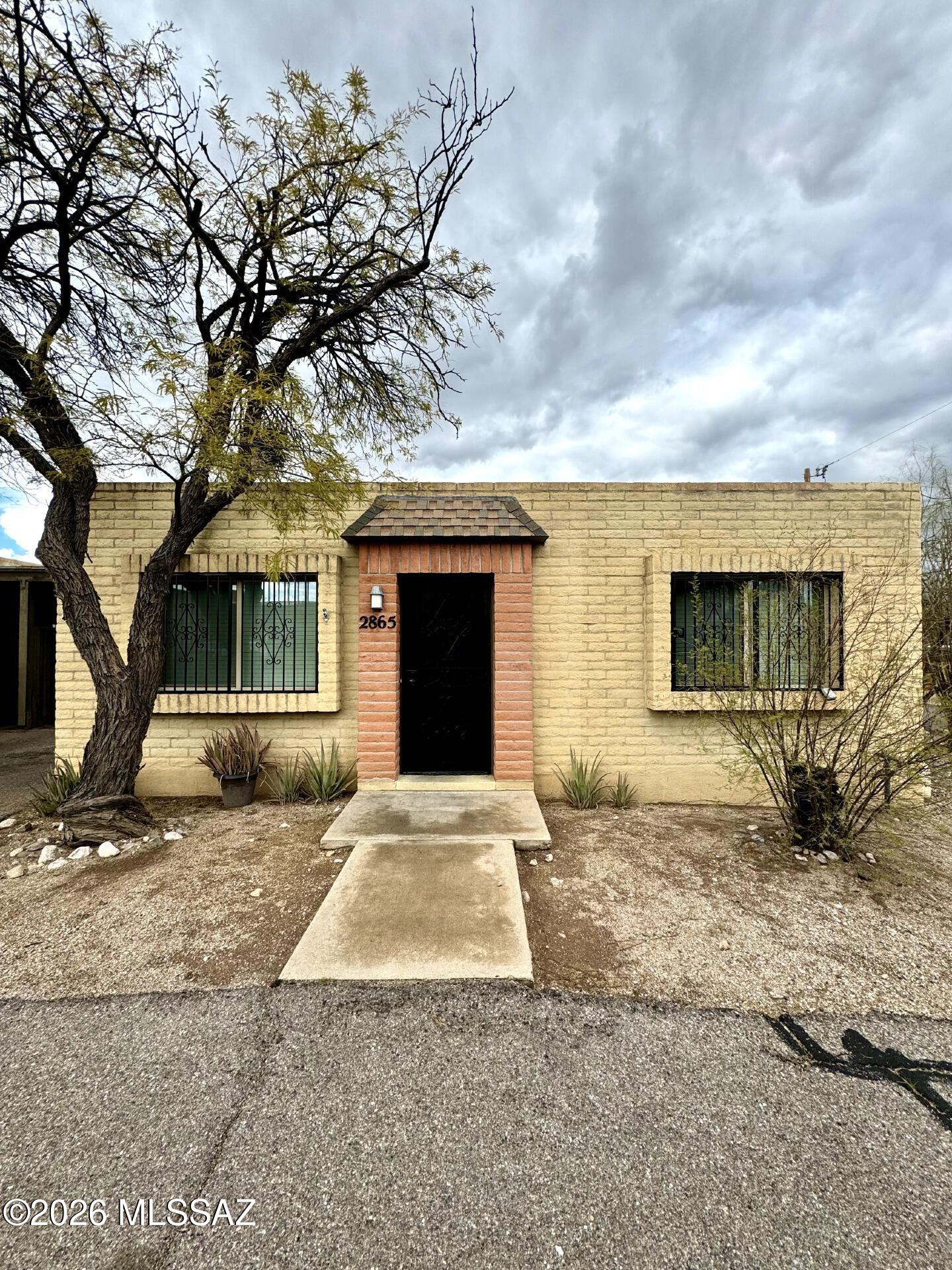 Casitas De Coronado (1-25) - Residential Lease