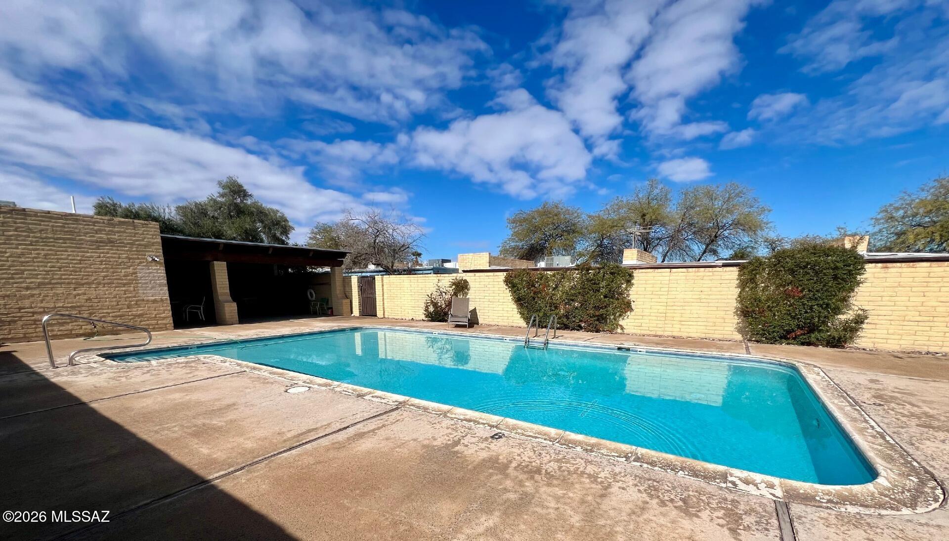 Casitas De Coronado (1-25) - Residential Lease