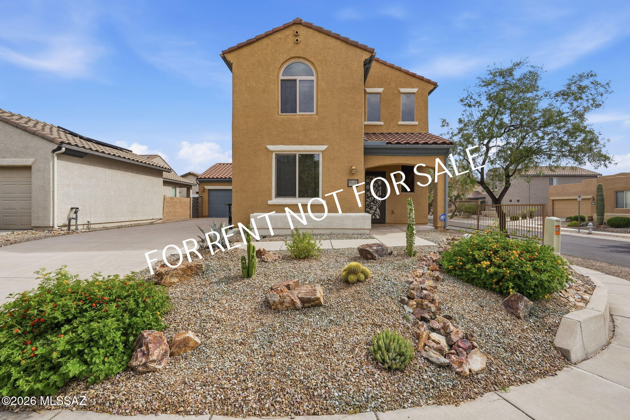 Built 2007 4 BED 2.5 BATH 1880 SQ.FT. Beautiful Pulte Home in Sierra Morado at Civano located in the Award Winning Vail School District! Spacious open kitchen features stainless steel GE Profile appliances, granite countertops, & island w/breakfast bar. Appliances included: refrigerator, gas oven/stove, dishwasher, built-in microwave, washer/dryer. Upstairs has master bedroom suite w/huge walk-in closet and two more bedrooms with full bathroom. No need to haul laundry across the house, laundry room is just off upstairs bedrooms. Garage has an extra step. Caution when view the garage space. Tons of storage throughout entire home! Walking distance to community park, playground, pool/spa, basketball ball court & recreation area, fantasy Island bike trails, DMAFB, Raytheon, & I-10. Home has split bedroom floor plan w/1 bedroom & full bath downstairs. Pets are subject to approval.
**Please visit our website for SECURITY DEPOSIT AMOUNT AND OTHER FEES.*