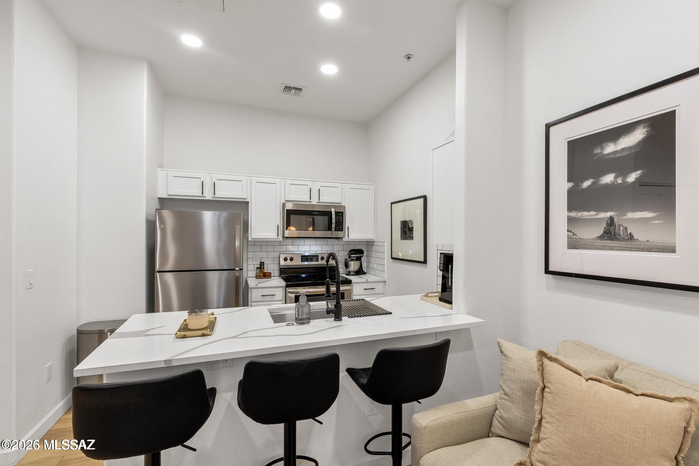 Placita Escondida Bldgs 18-20 Units 1-204 - Residential Lease