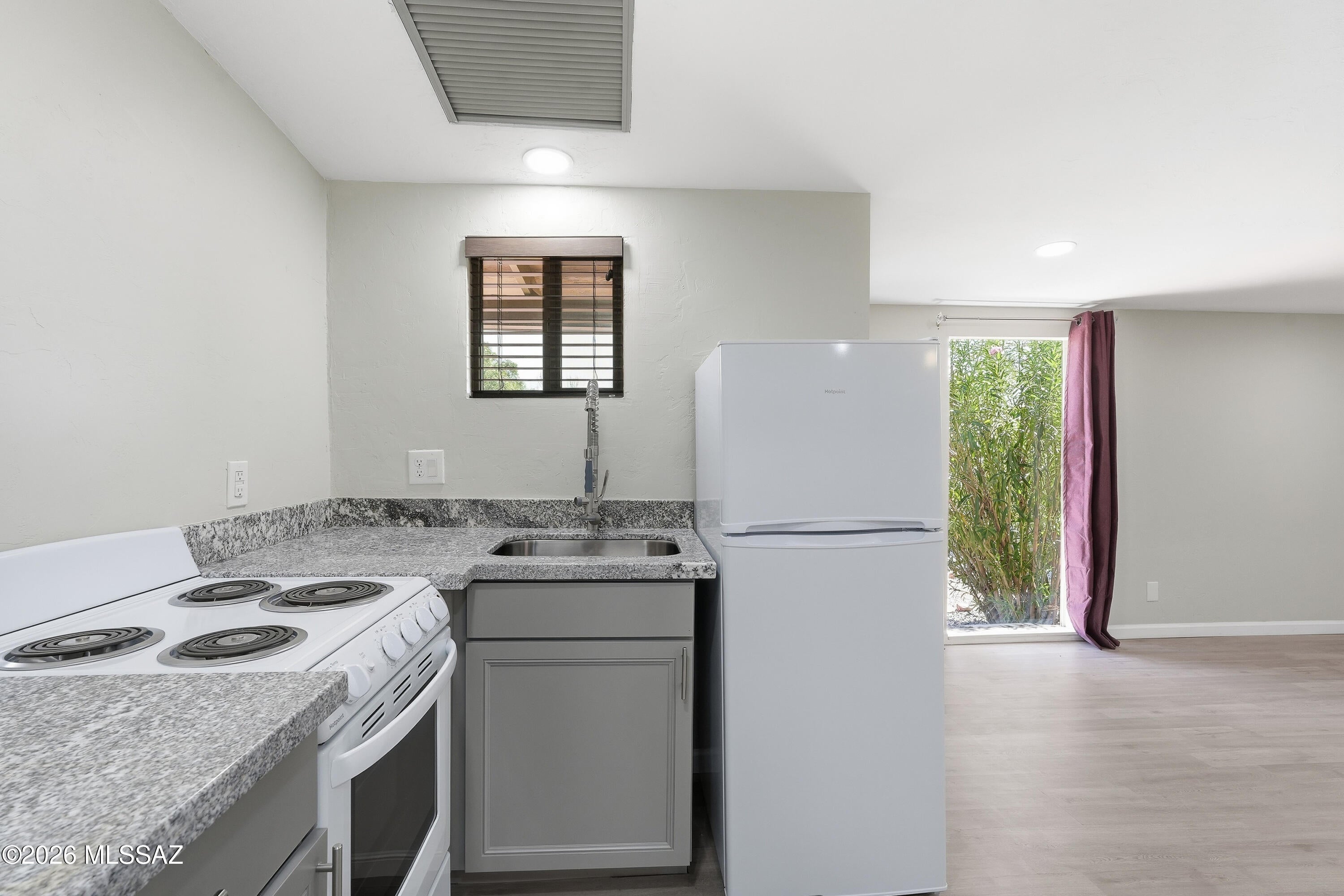 Tucson Park West No. 2 (85-229) - Residential Lease