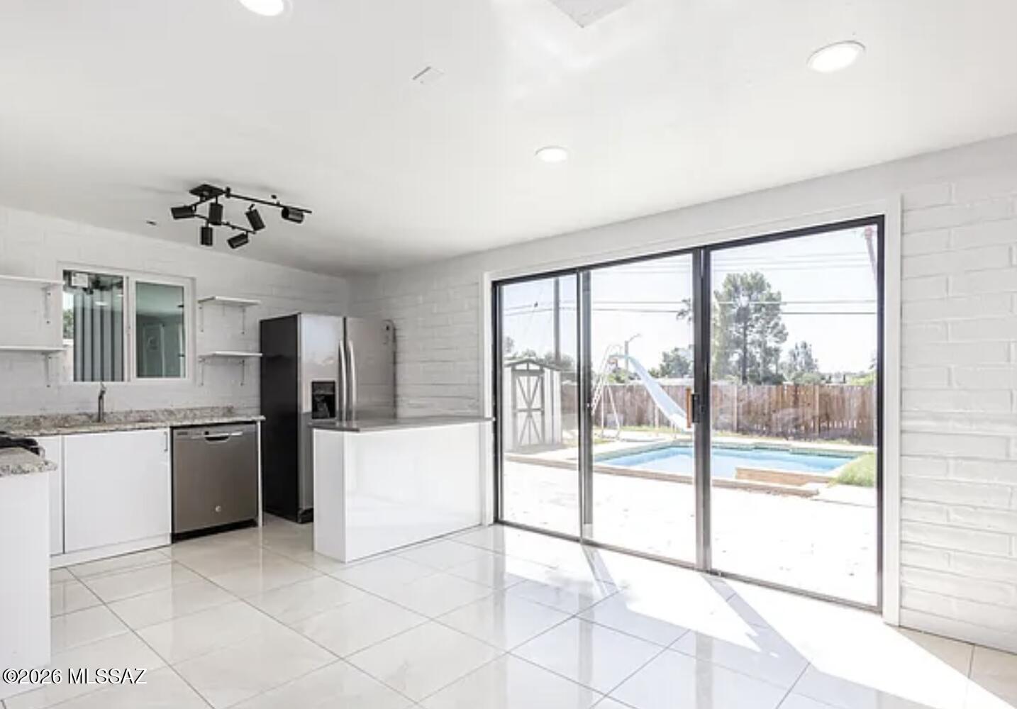 Sherwood Village Terrace (231-546) - Residential