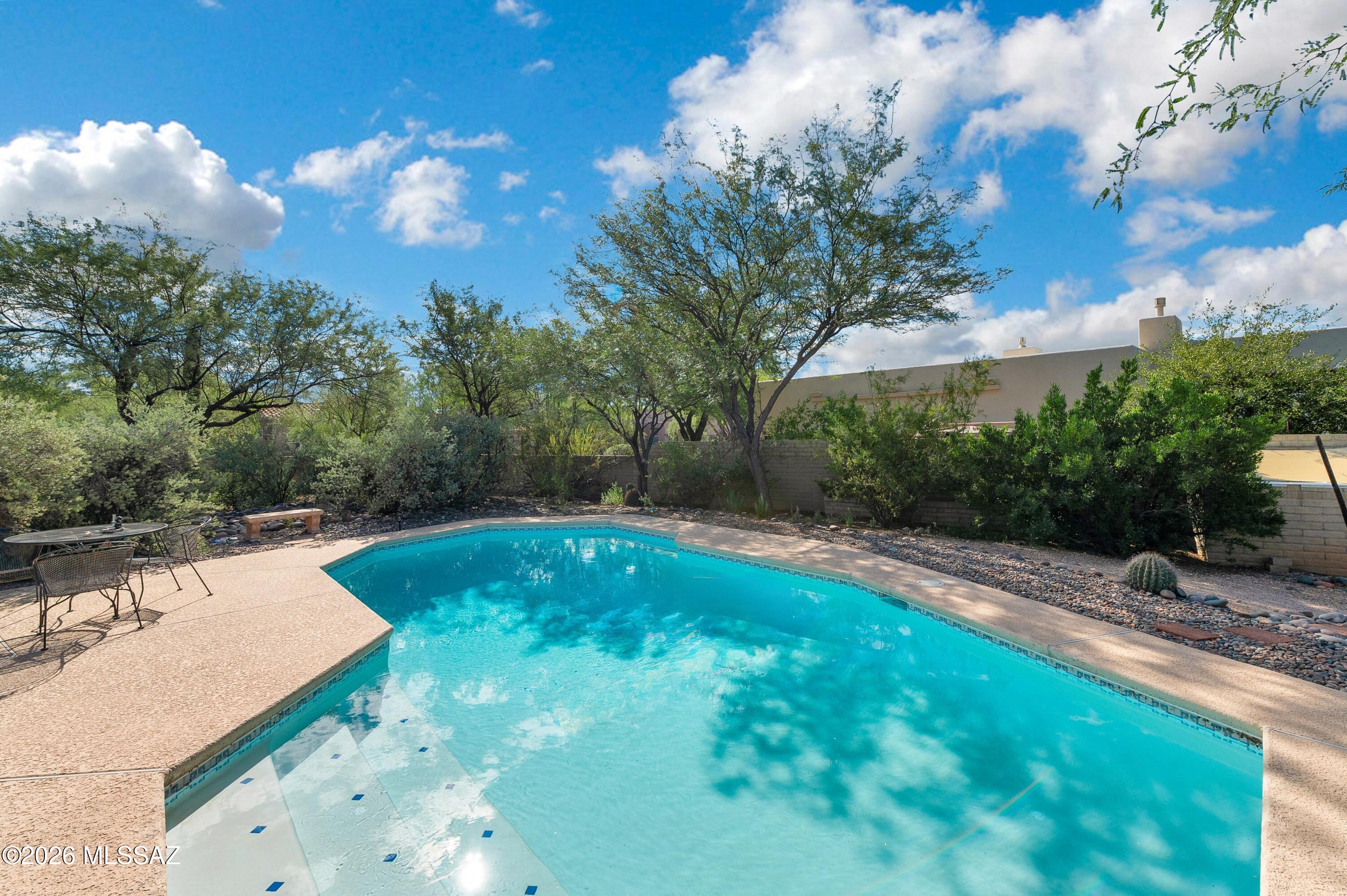 Loma De La Vista Verde (1-38) - Residential