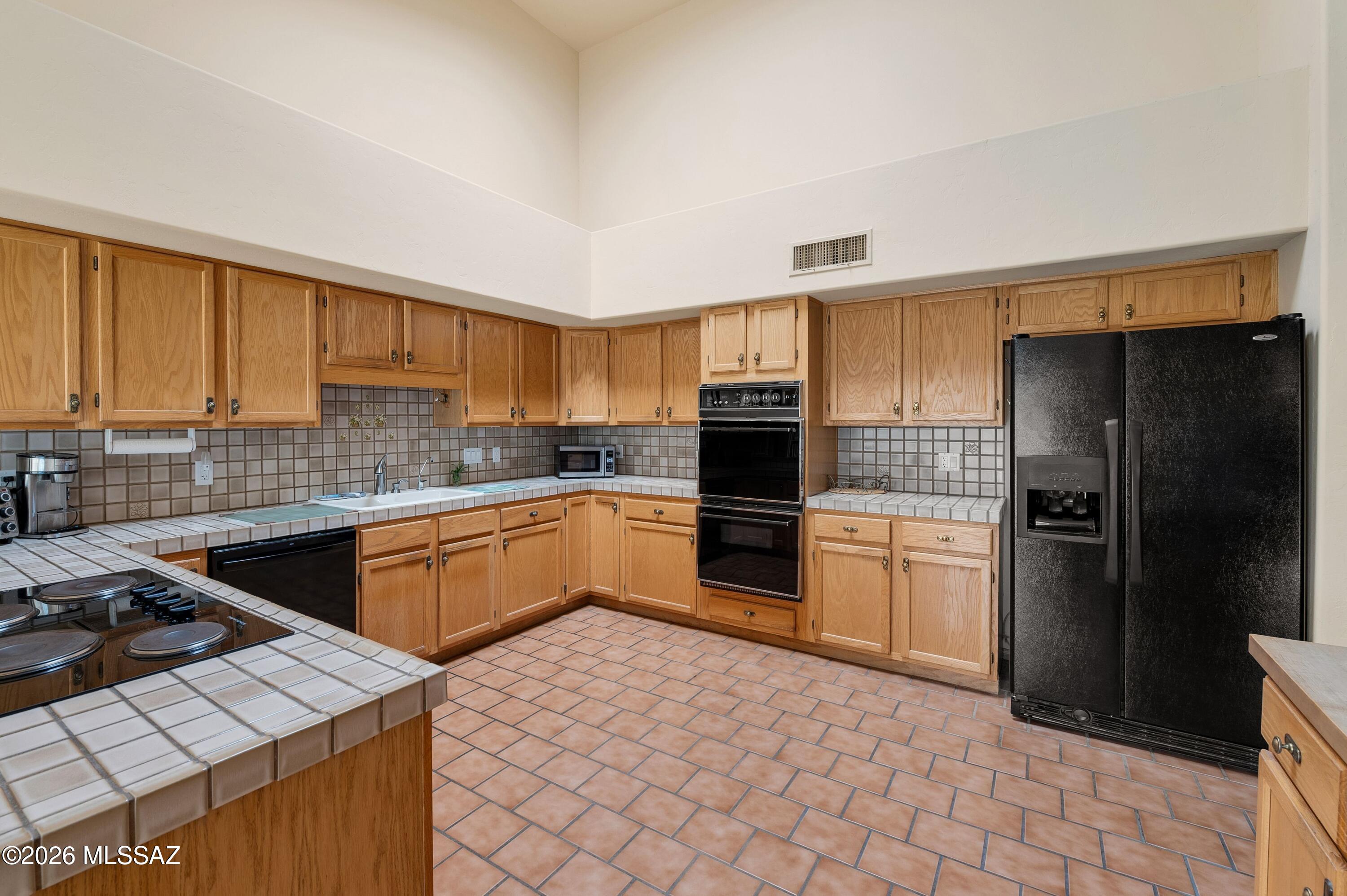 Loma De La Vista Verde (1-38) - Residential