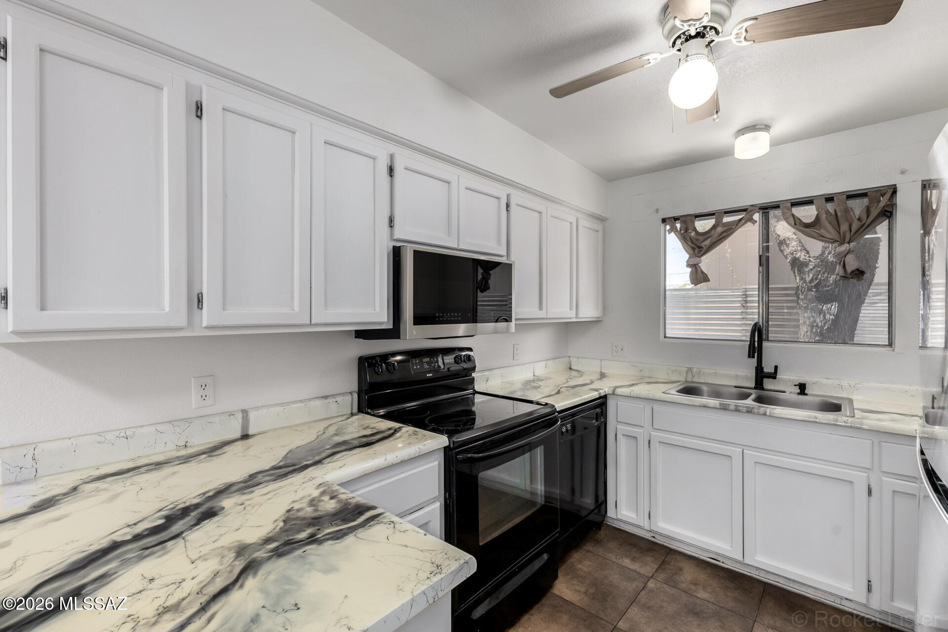 Waters Edge Condos. - Residential