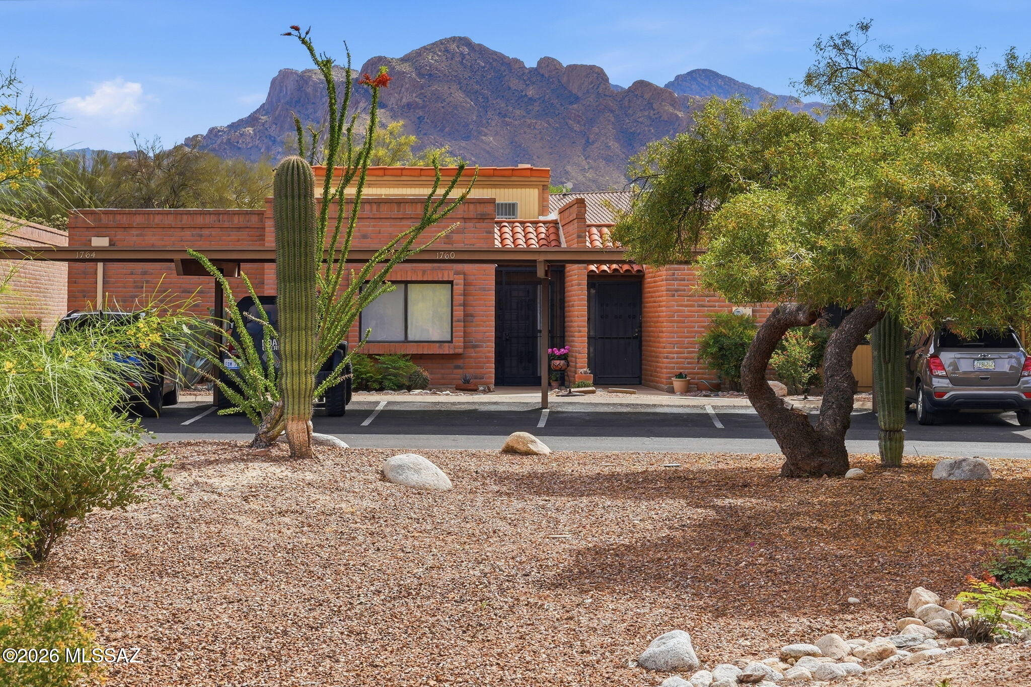 La Cholla Hills(1-313) - Residential