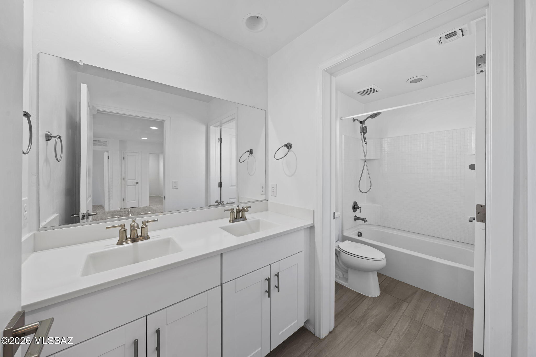 Rancho Del Lago (1-100) - Residential