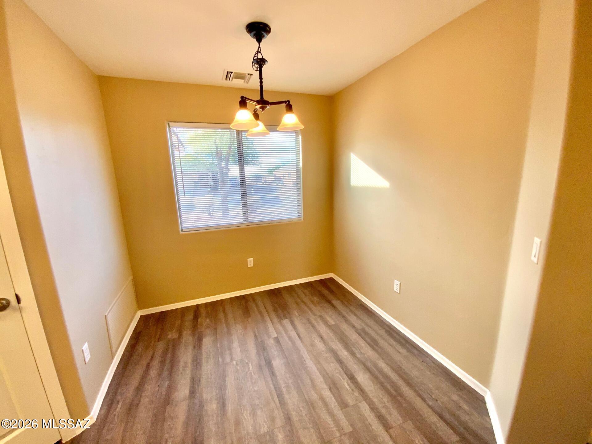 Valencia Reserve South (1-315) - Residential Lease