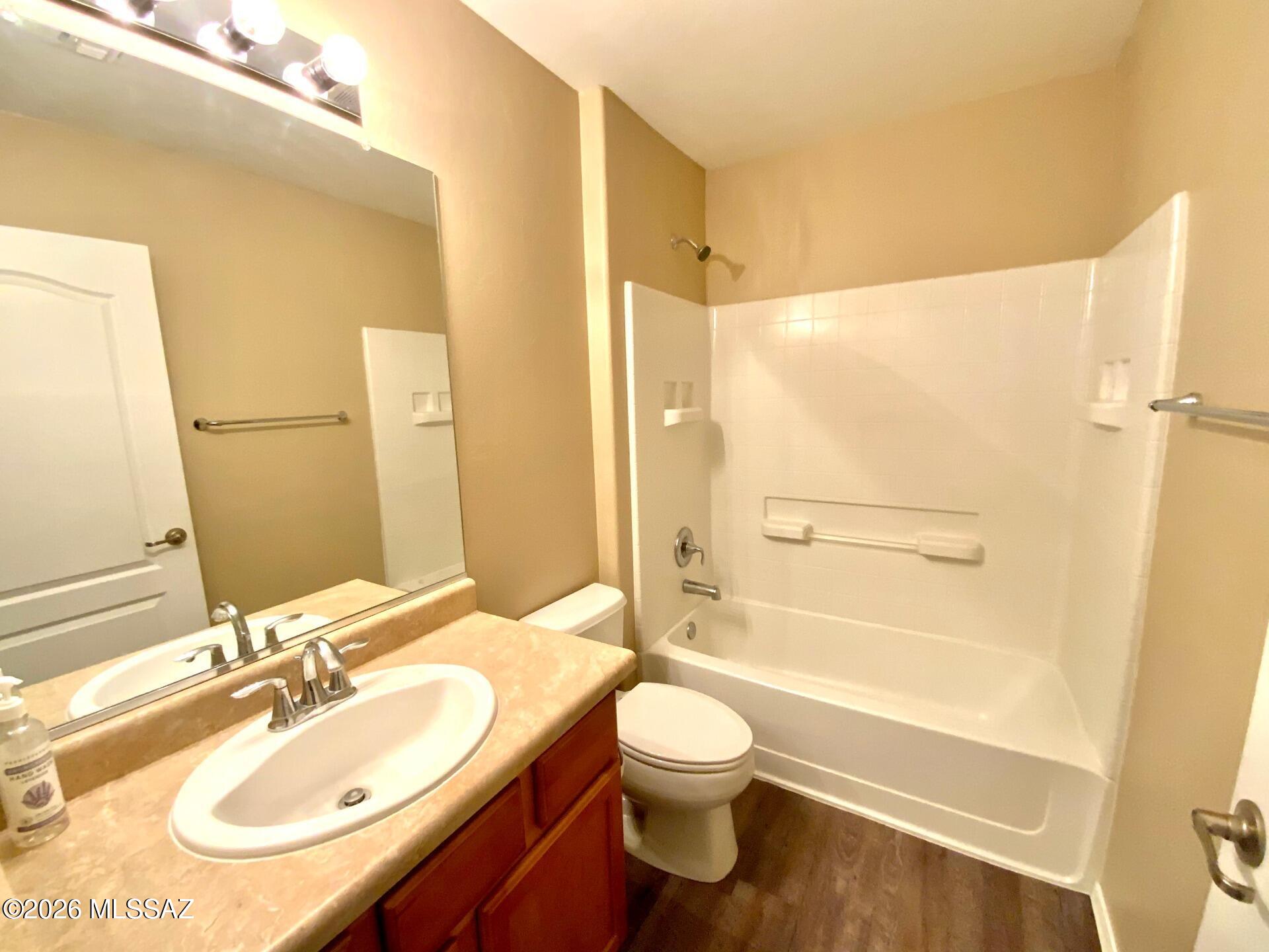 Valencia Reserve South (1-315) - Residential Lease