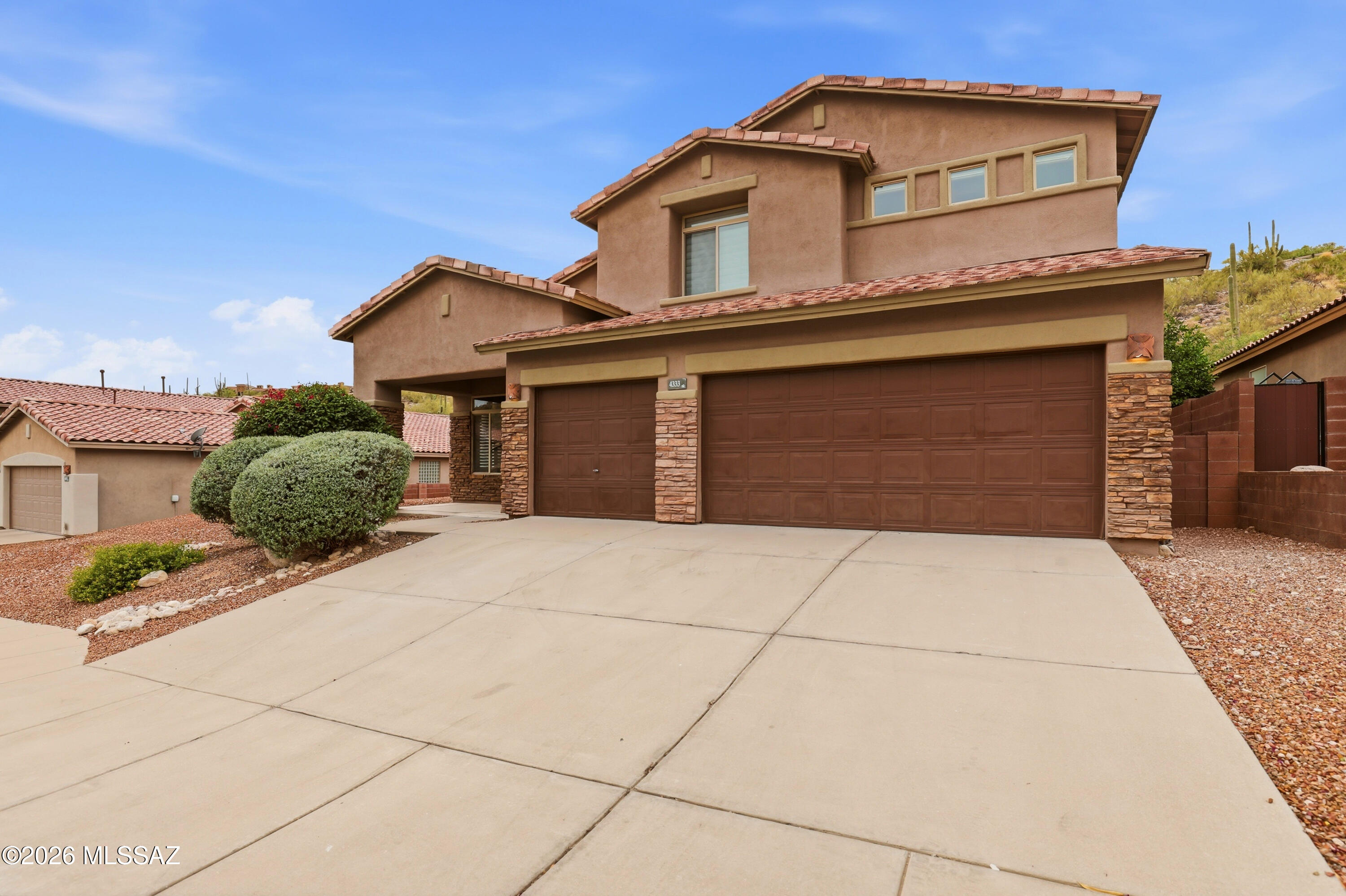 Sabino Mountain (1-290) - Residential