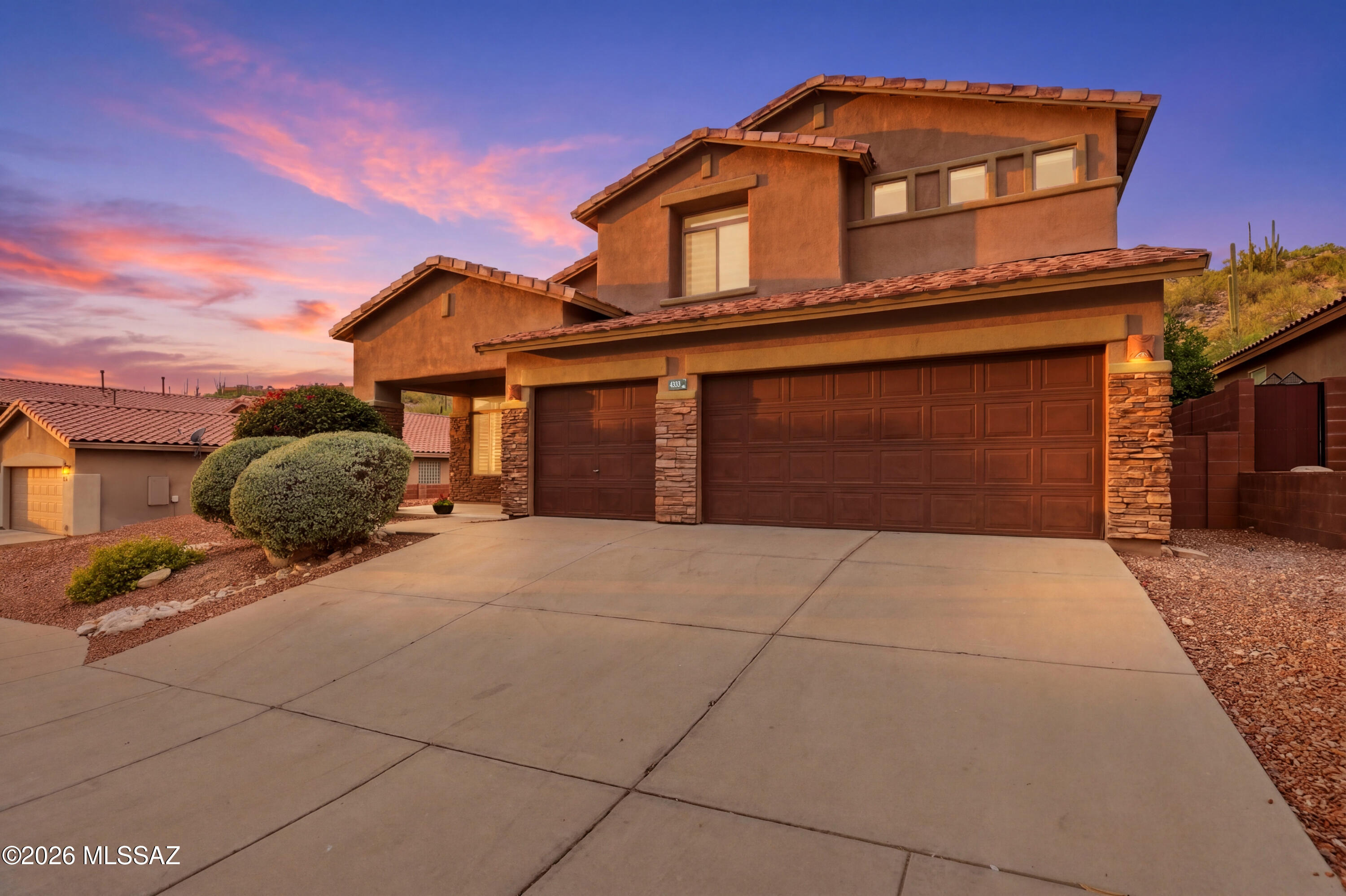 Sabino Mountain (1-290) - Residential