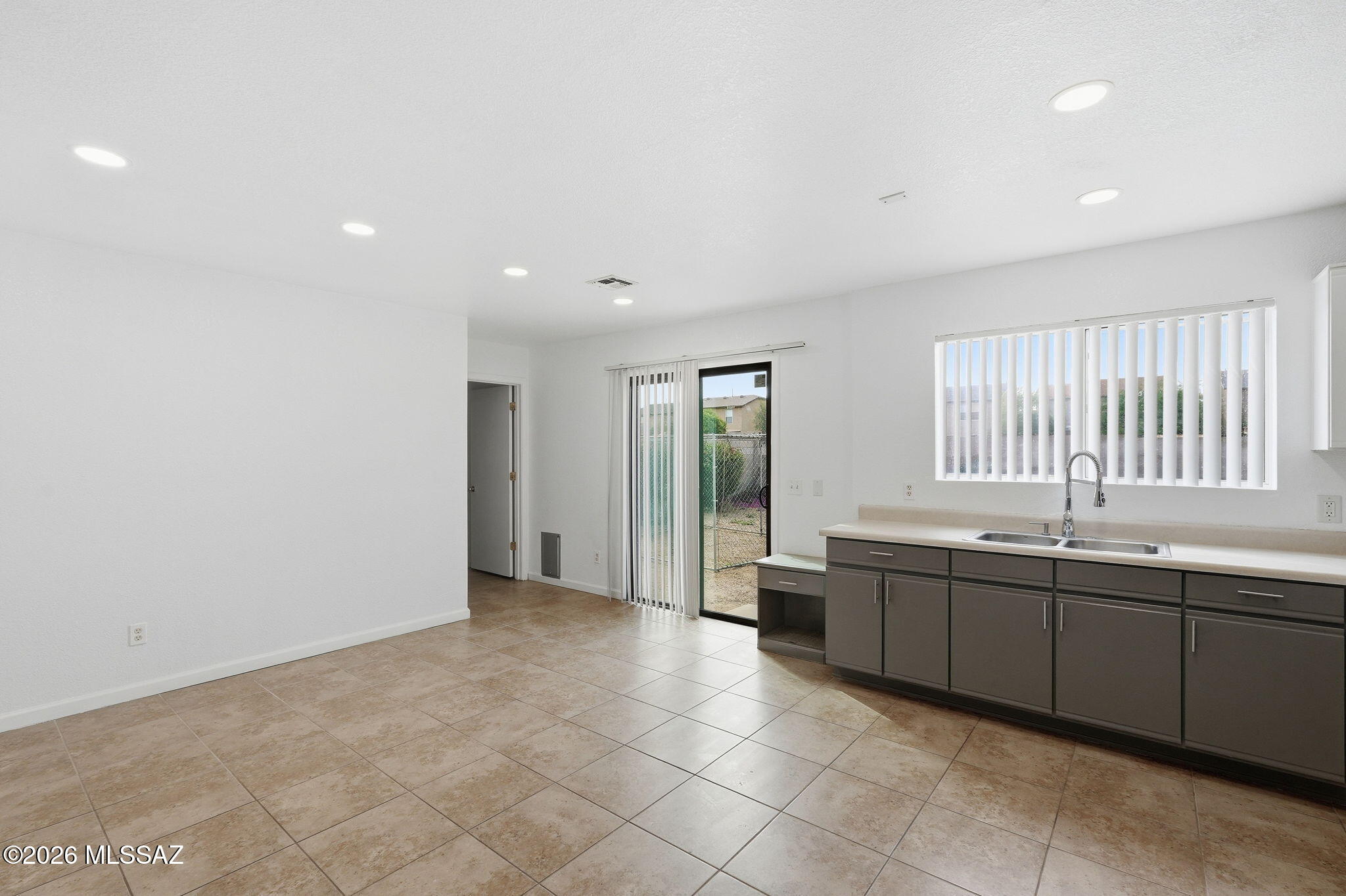Arroyo Vista (1-166) - Residential