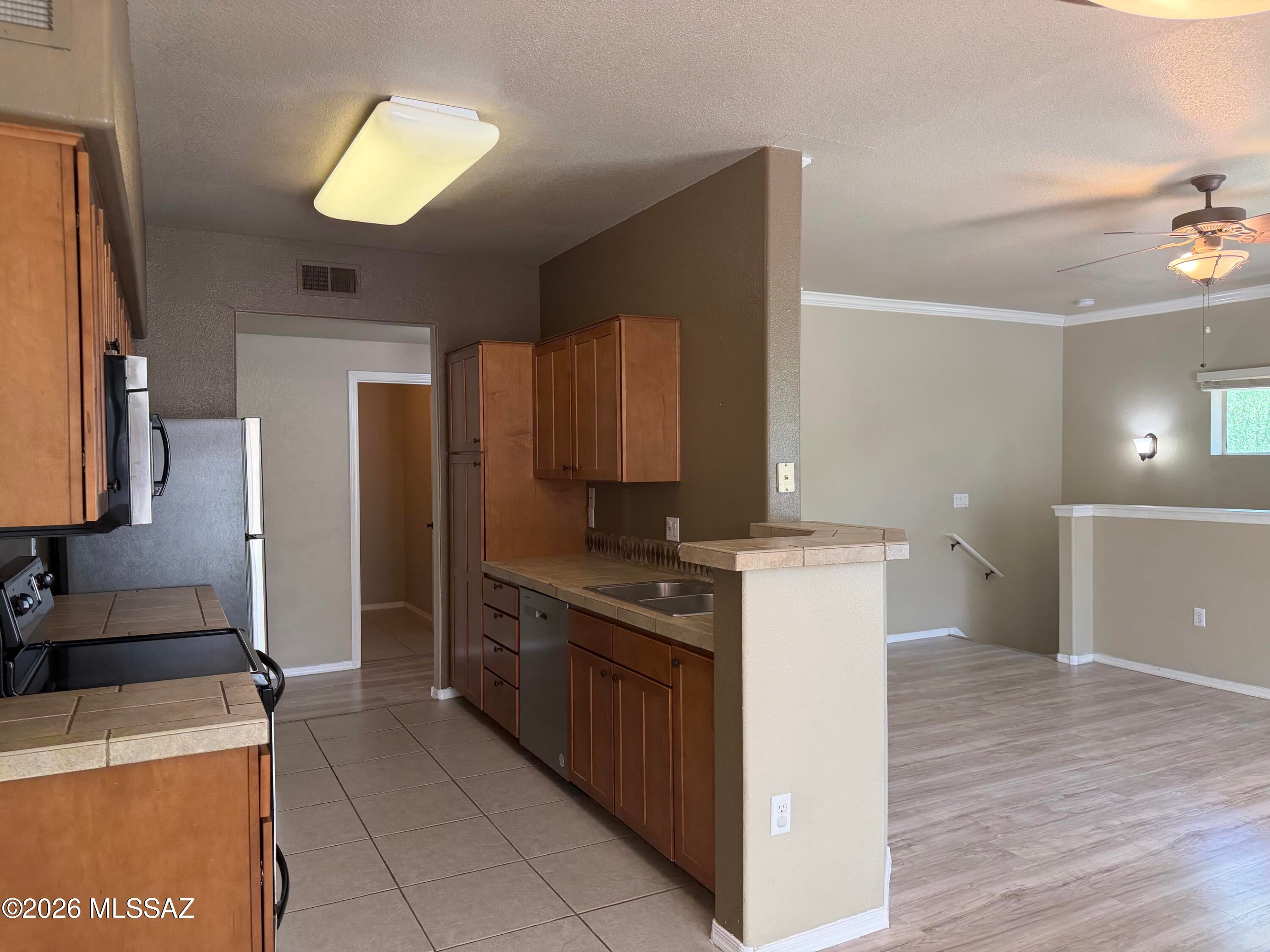 Pinnacle Canyon Condominium - Residential Lease