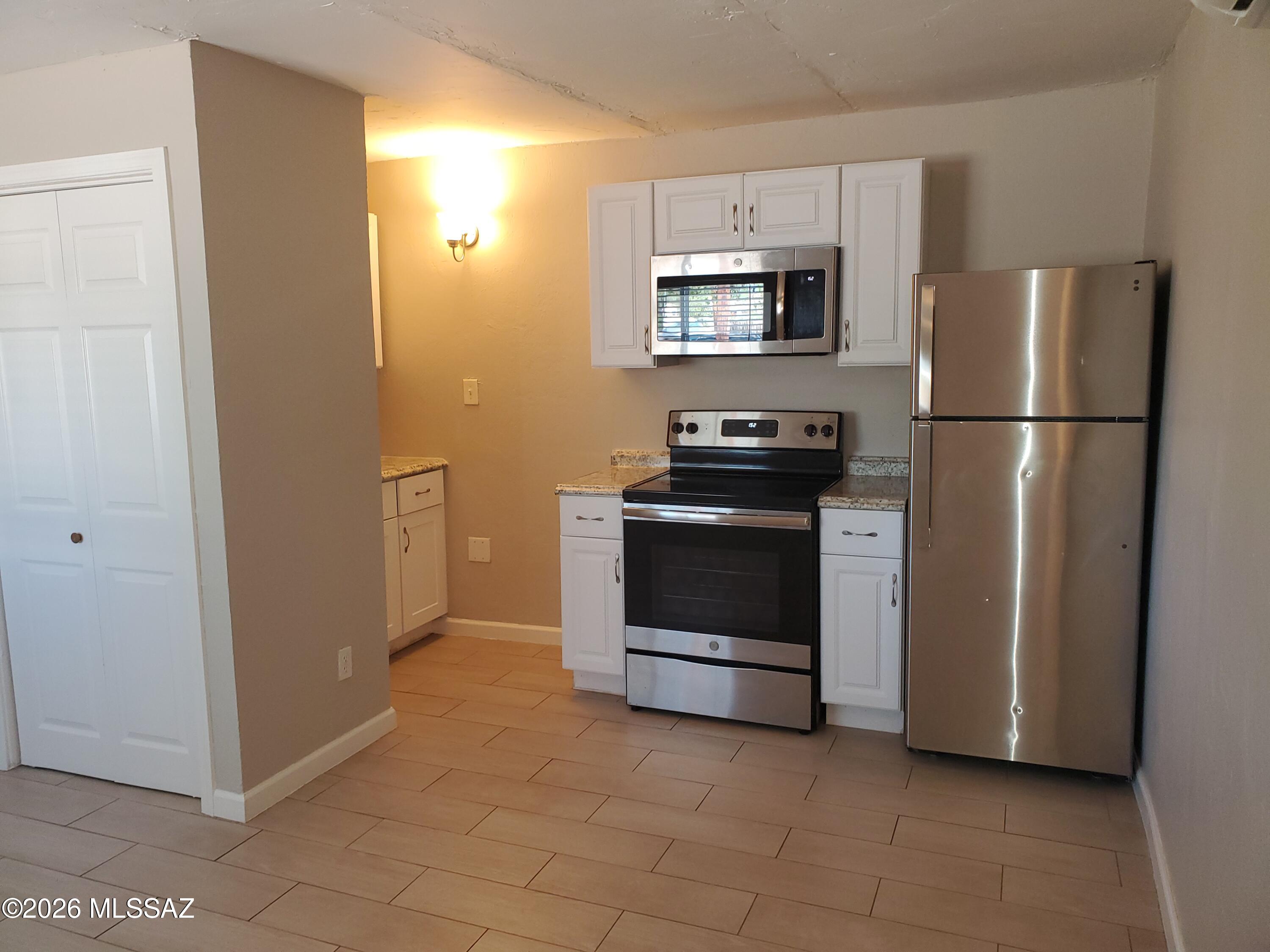 AVAILABLE NOW!

** All Atlas Real Estate residents are enrolled in the Resident Benefits Package (RBP) at a monthly rate of $29.99/month with a one-time utility set-up fee of $30. RBP includes utility concierge service making utility connection a breeze during your move-in, our best-in-class resident rewards program, and much more! More details upon application. ** Renters Insurance Required**
Pet Policy: (Pet screening application required) Pets accepted! $300 one time pet fee (per pet) is due at the time of move in. As low as $35 monthly pet rent (per pet).