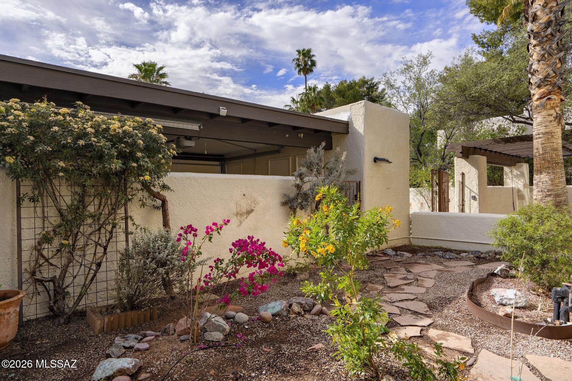 Villa Del Rio (1-148) - Residential