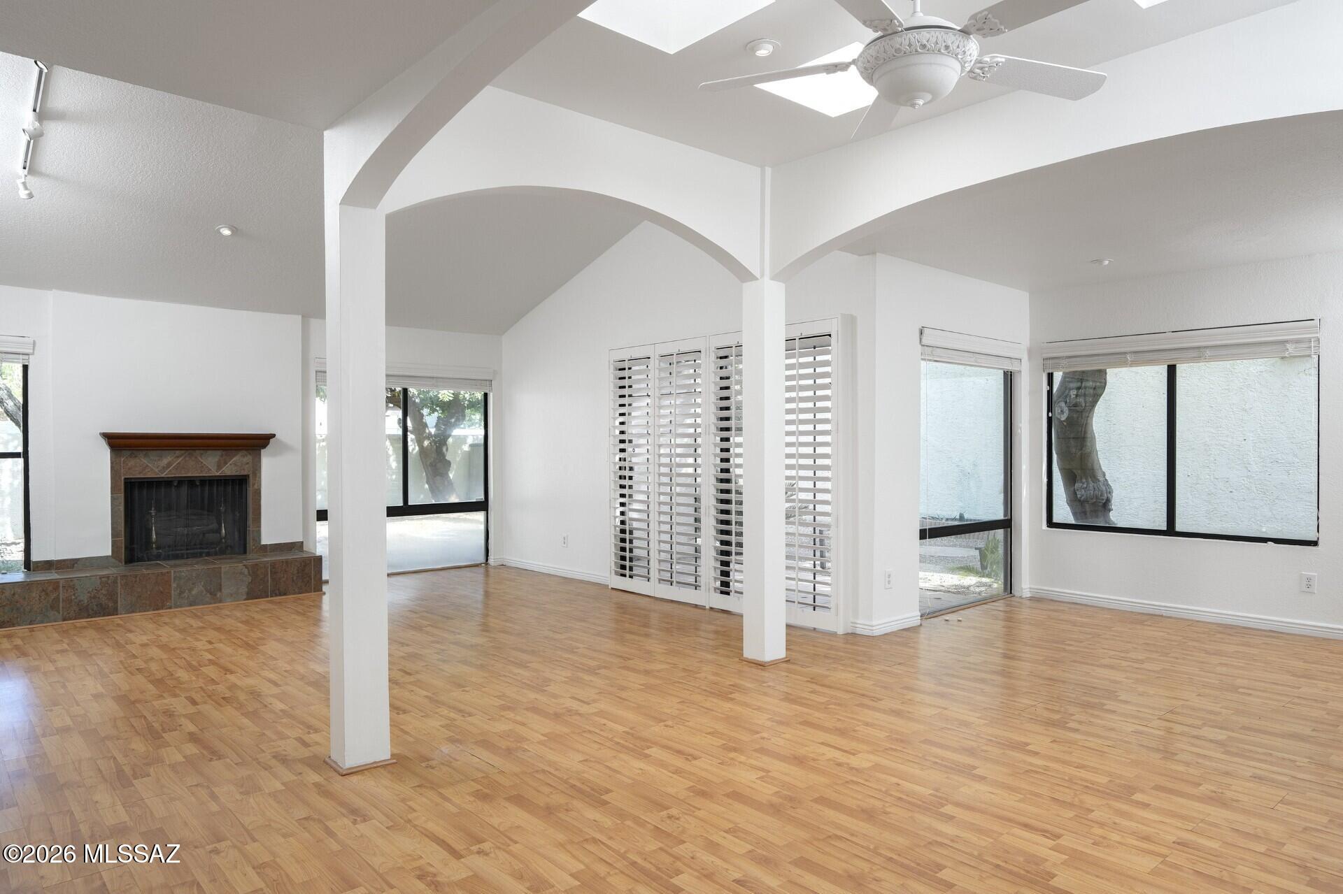 Villa Del Rio (1-148) - Residential
