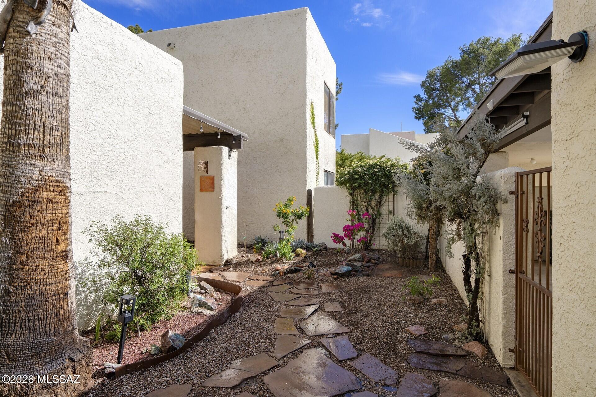 Villa Del Rio (1-148) - Residential