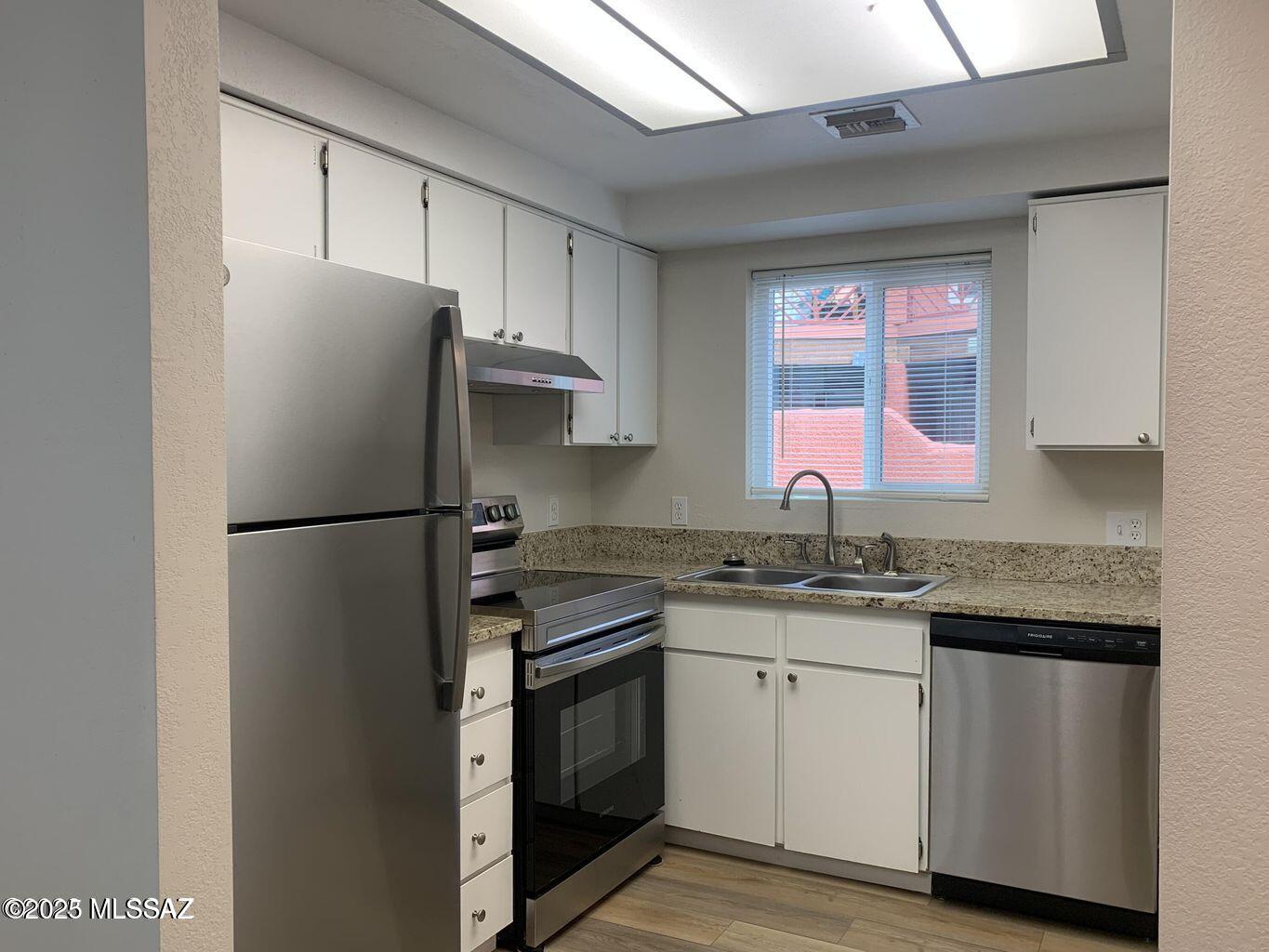 Reflections in the Catalina Condominium - Residential Lease