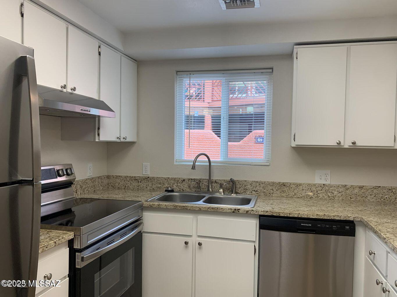 Reflections in the Catalina Condominium - Residential Lease