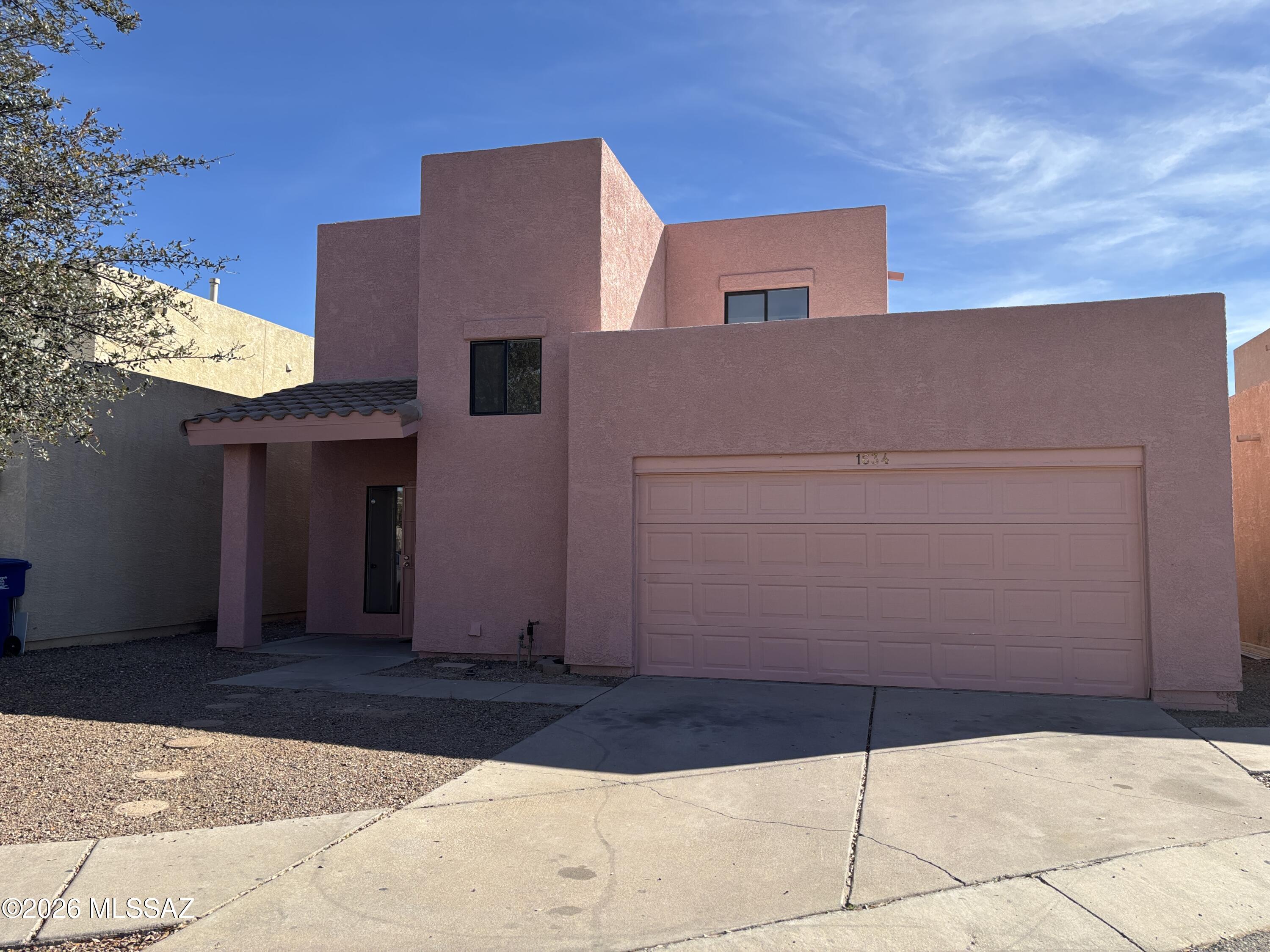 Las Montanas (1-56) - Residential