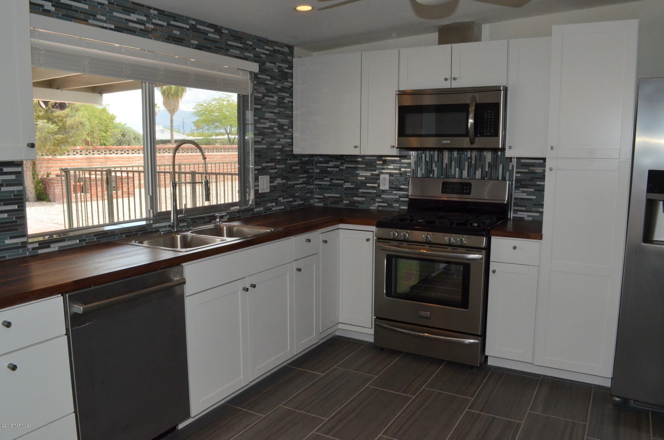 Carriage Hill NO. 5 (525-595) - Residential Lease