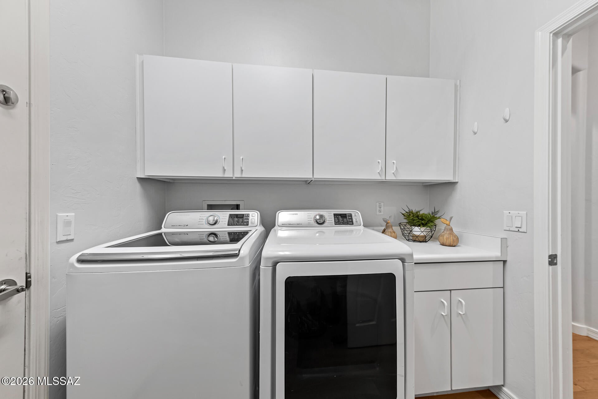 Mira Vista (1-60) - Residential
