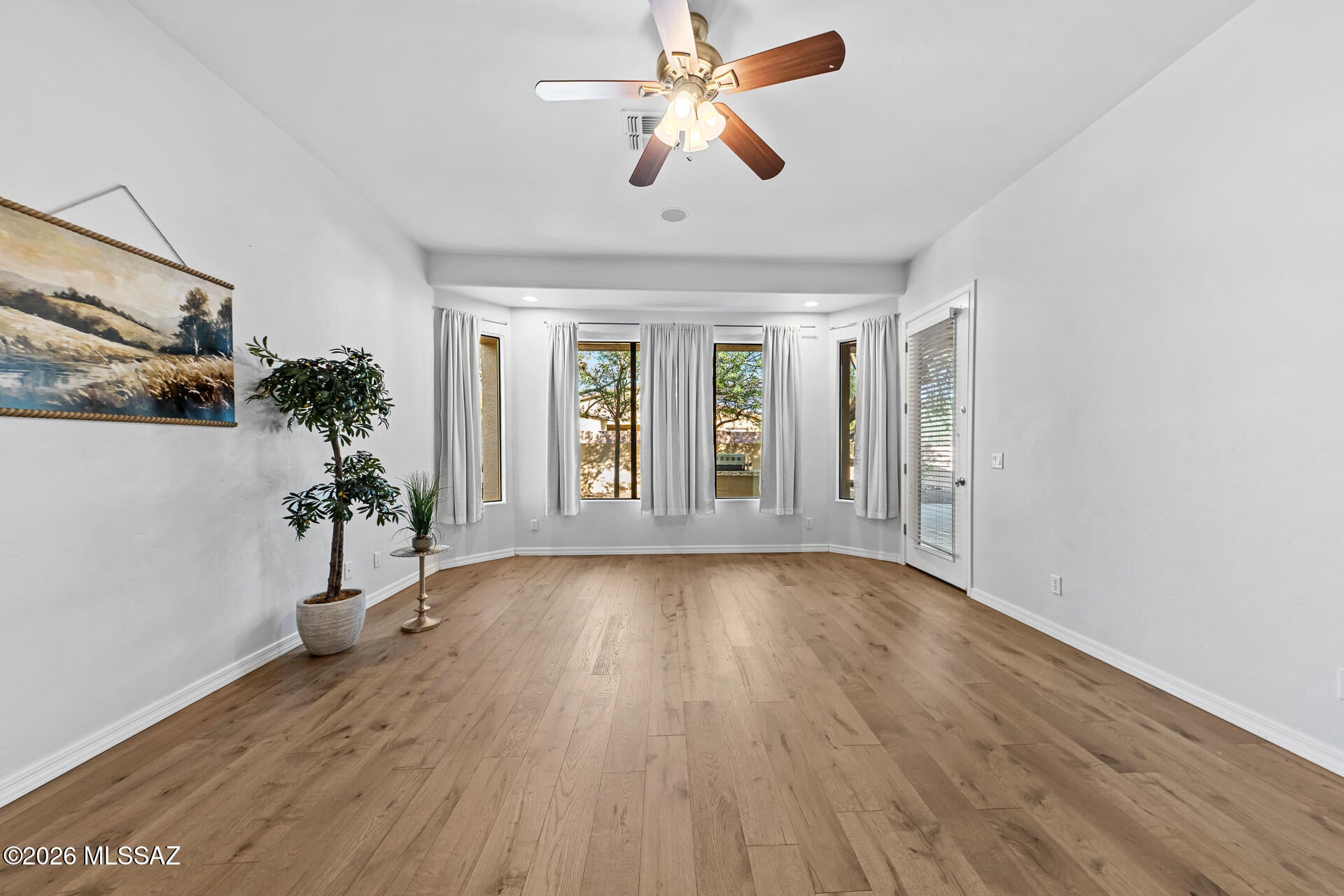 Mira Vista (1-60) - Residential