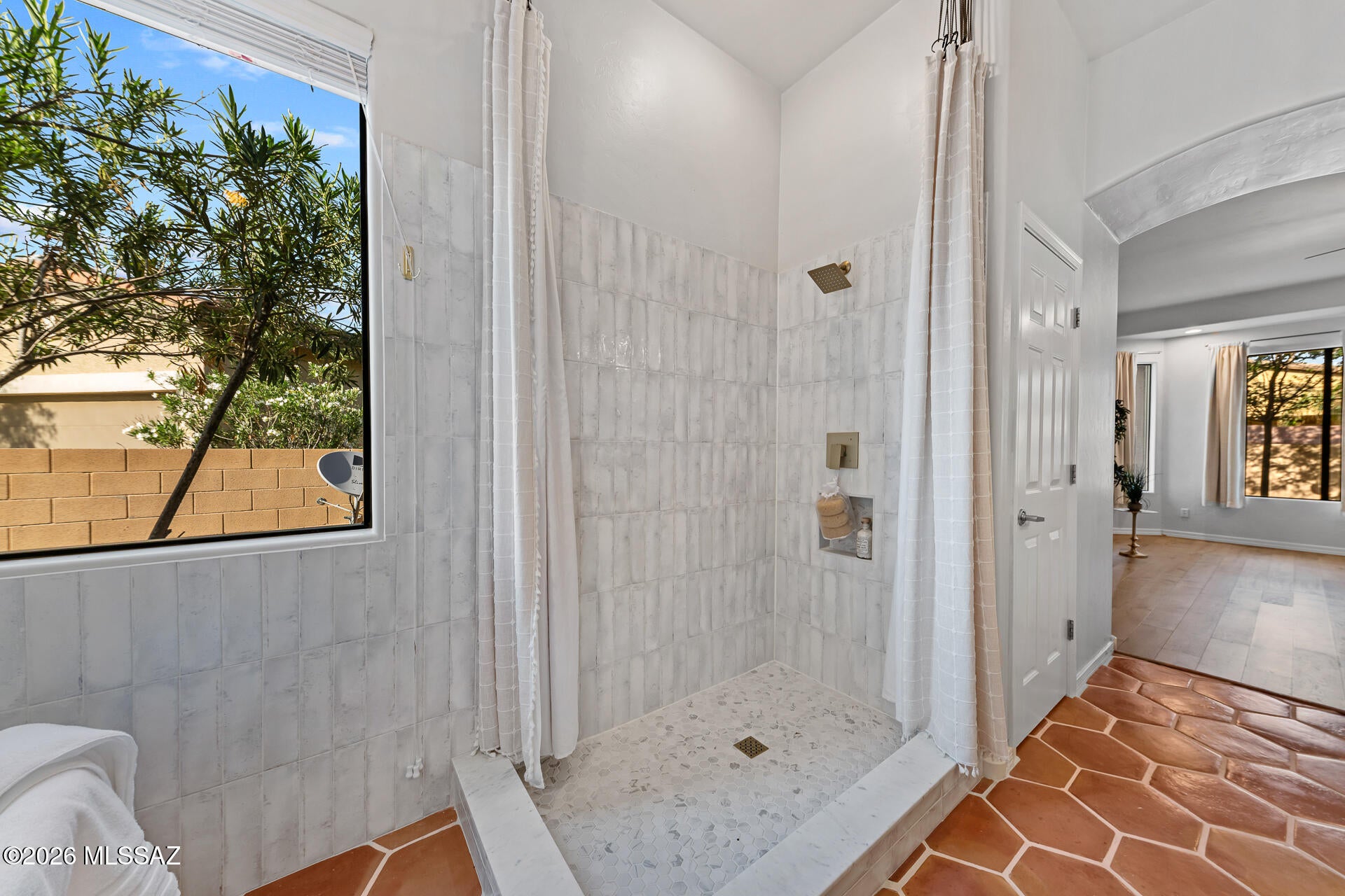 Mira Vista (1-60) - Residential