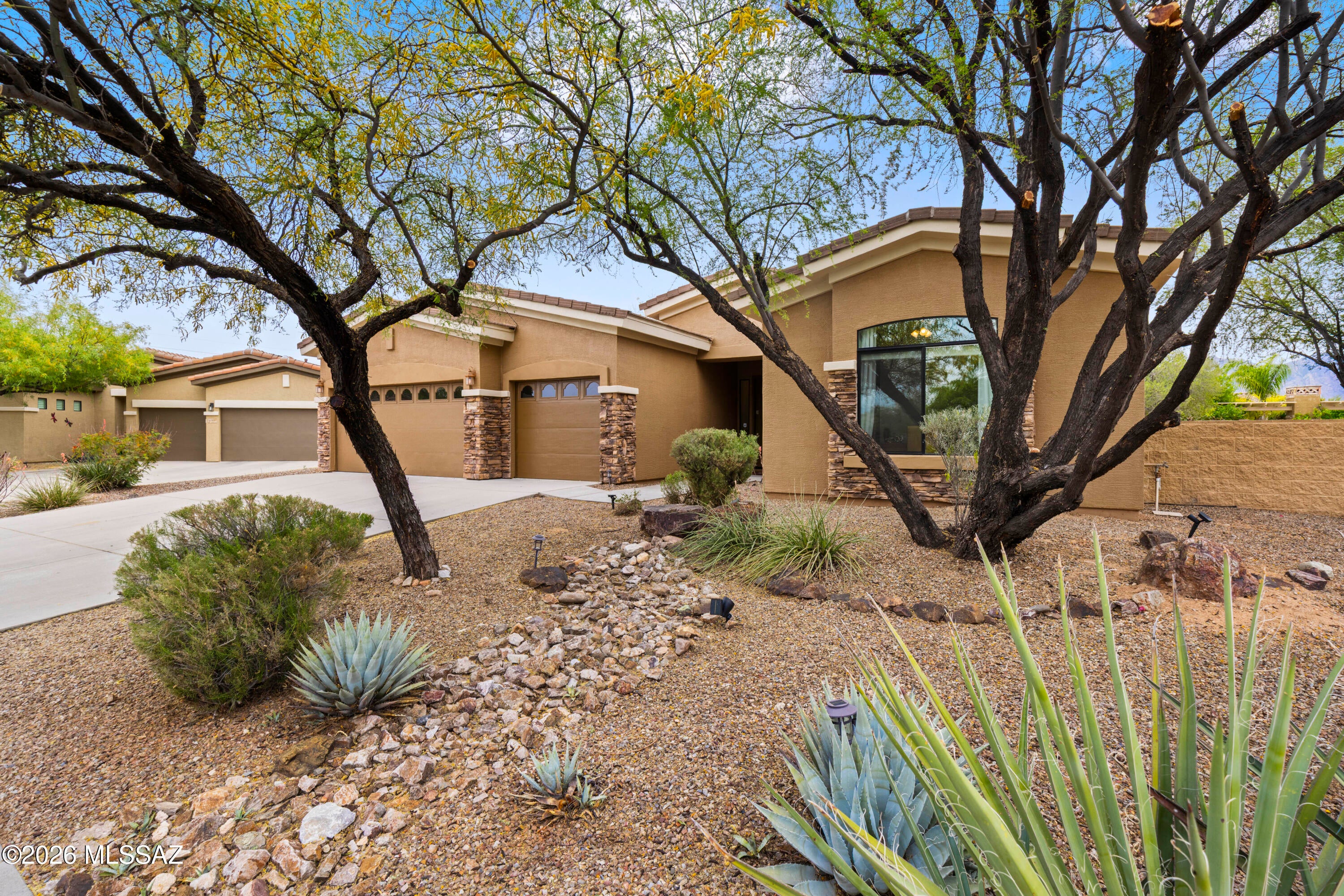 Mira Vista (1-60) - Residential