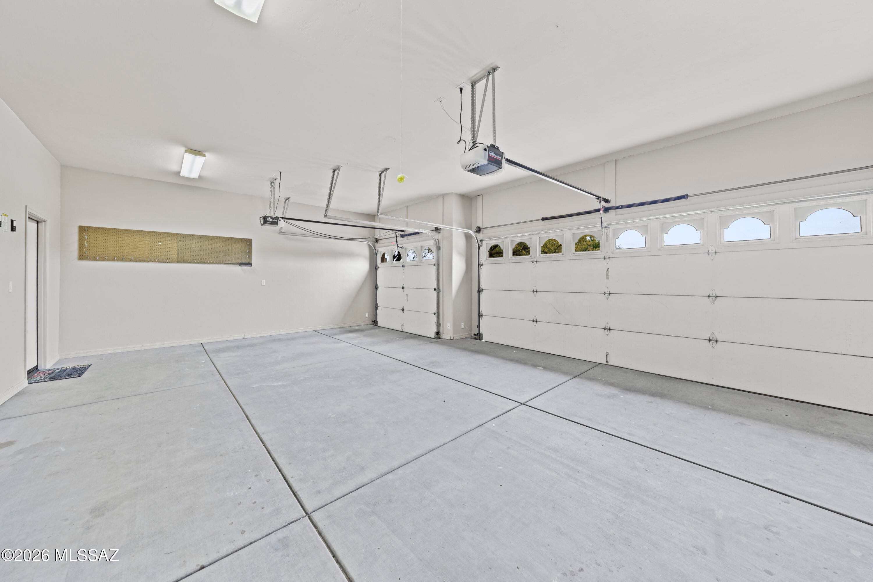 Mira Vista (1-60) - Residential