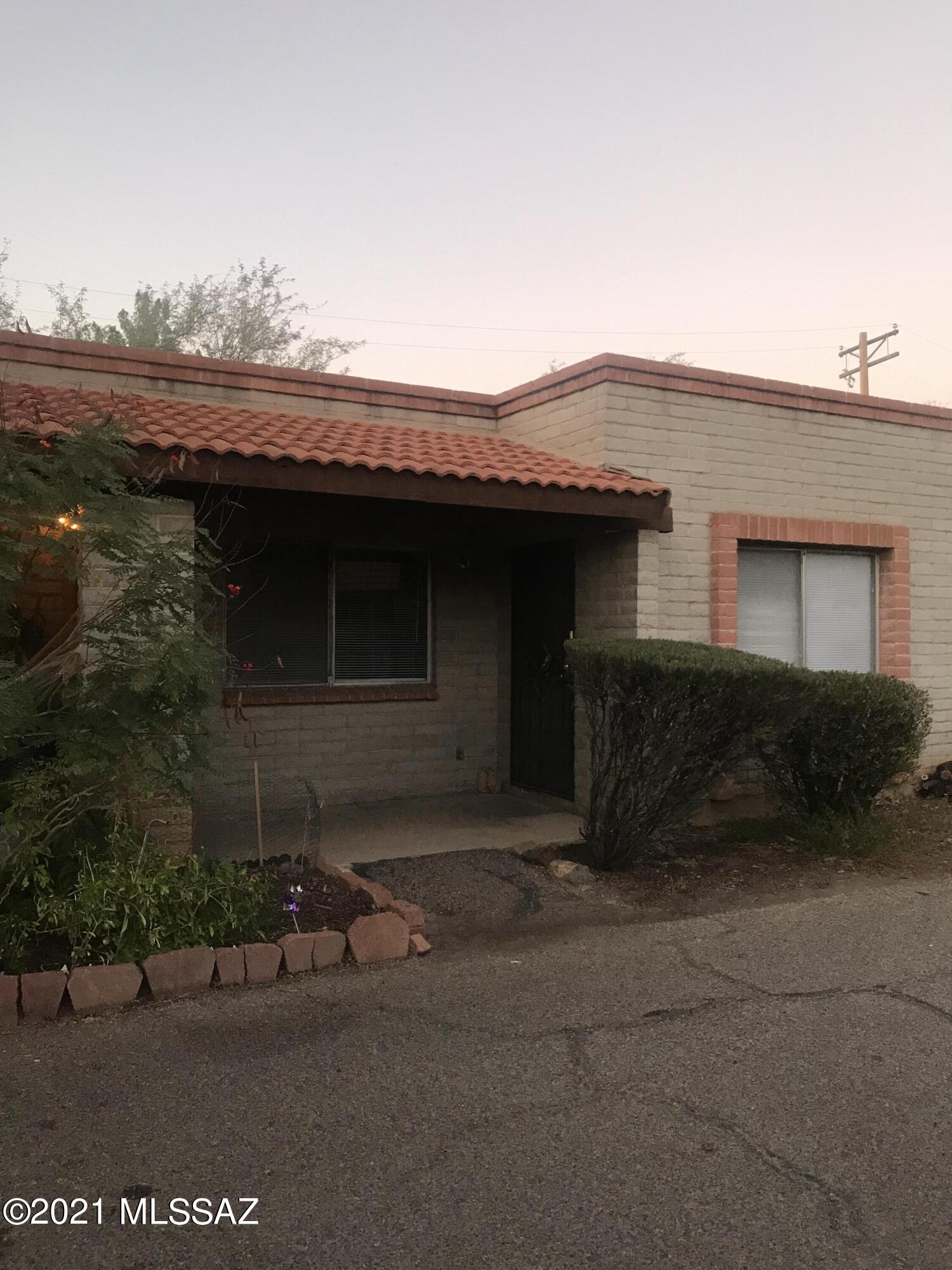Great 2BR/1BA unit in small complex of 21 units. Private yard, laundry facilities on site, wood burning fireplace. Fresh paint throughout, newer kitchen cabinets and counter tops, newer HVAC, newer carpet in the bedrooms and vinyl in the kitchen and bathroom.  

Tenant Occupied until 05/31/2026! 

Call the office to schedule a showing.